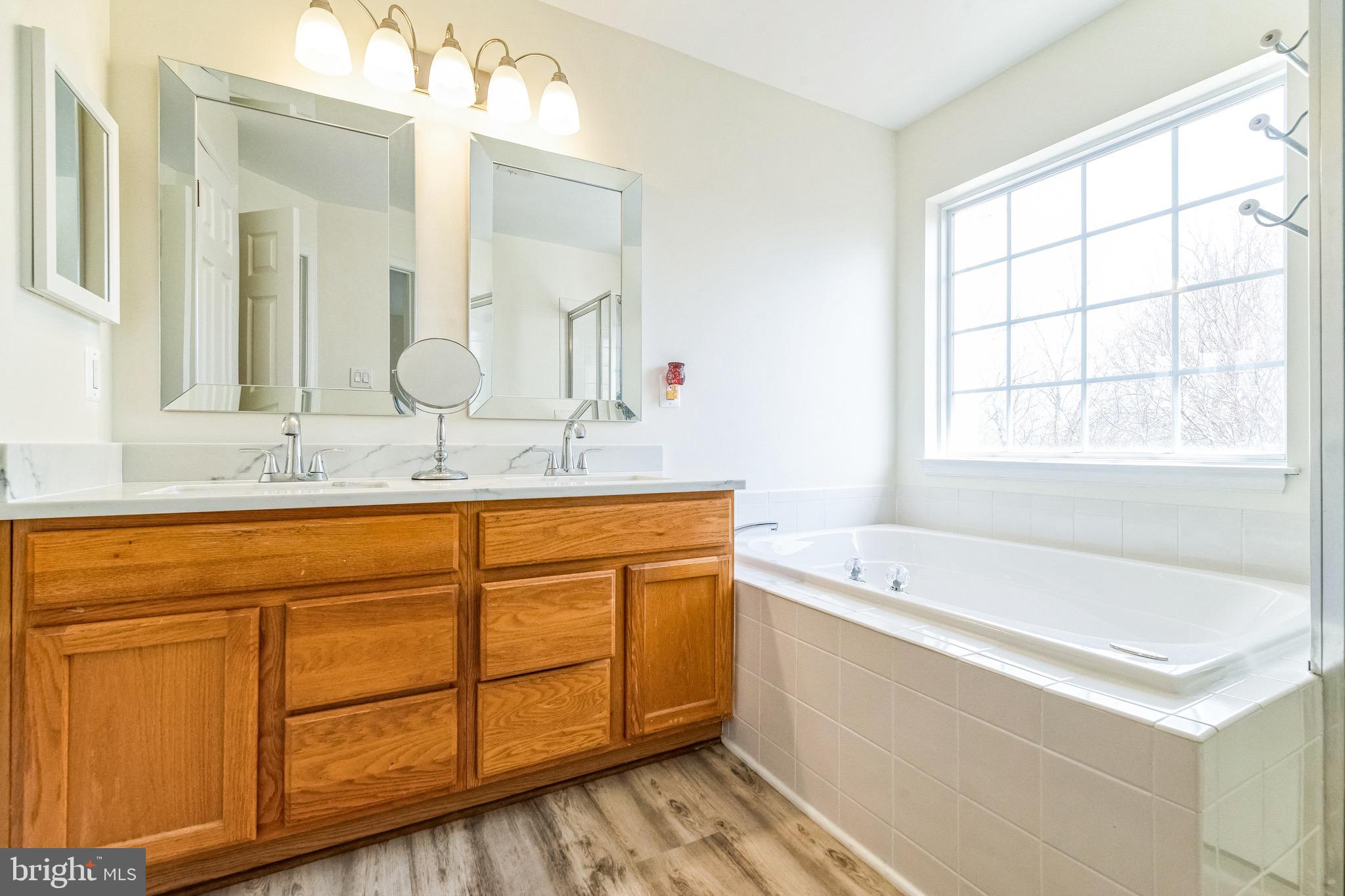 SIGNATURE AT BROADLANDS - Residential