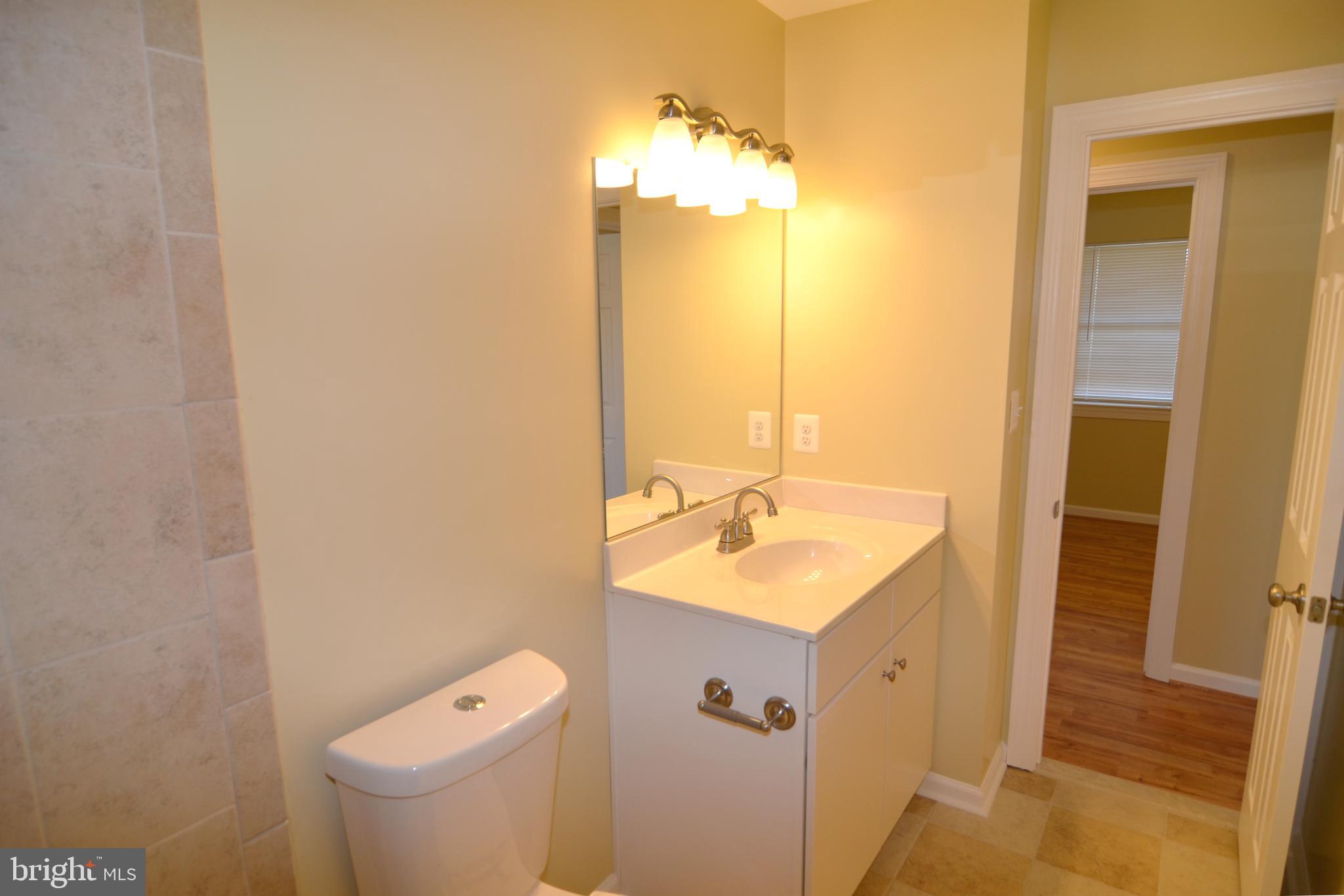 RAMBLING HILLS - Residential Lease