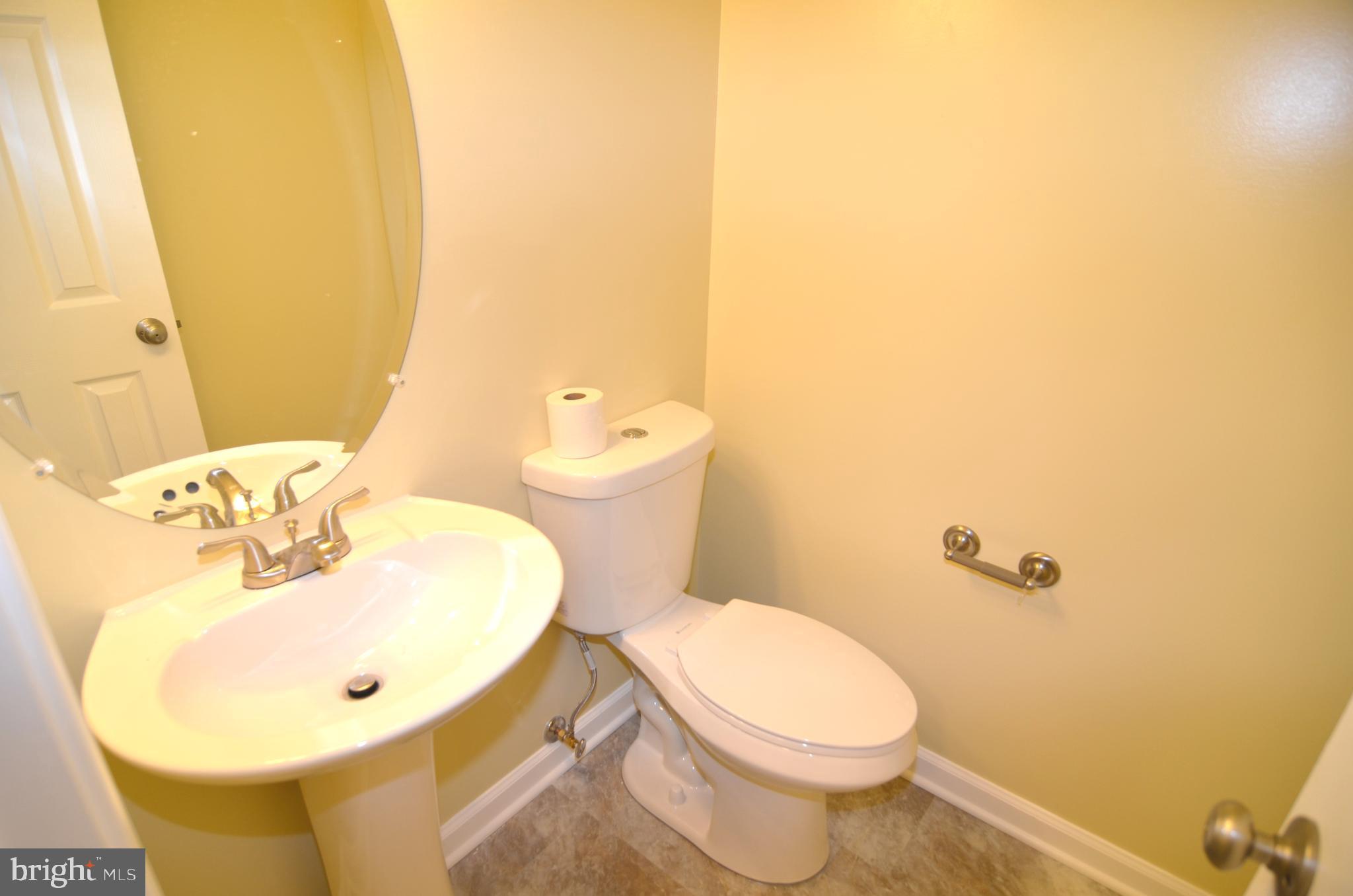 RAMBLING HILLS - Residential Lease