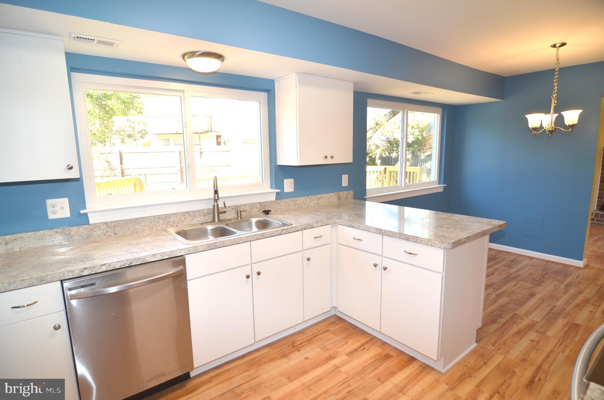 RAMBLING HILLS - Residential Lease