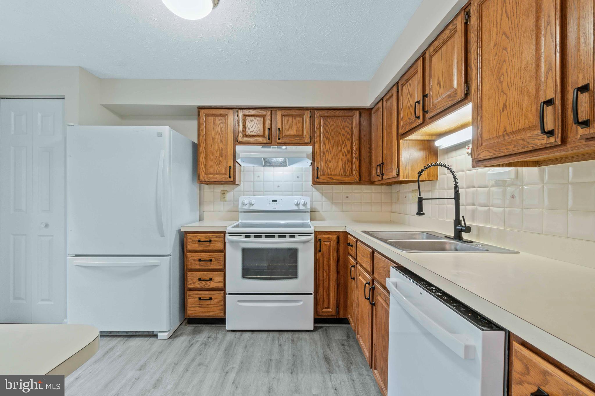 11327 BROKEN BOW COURT