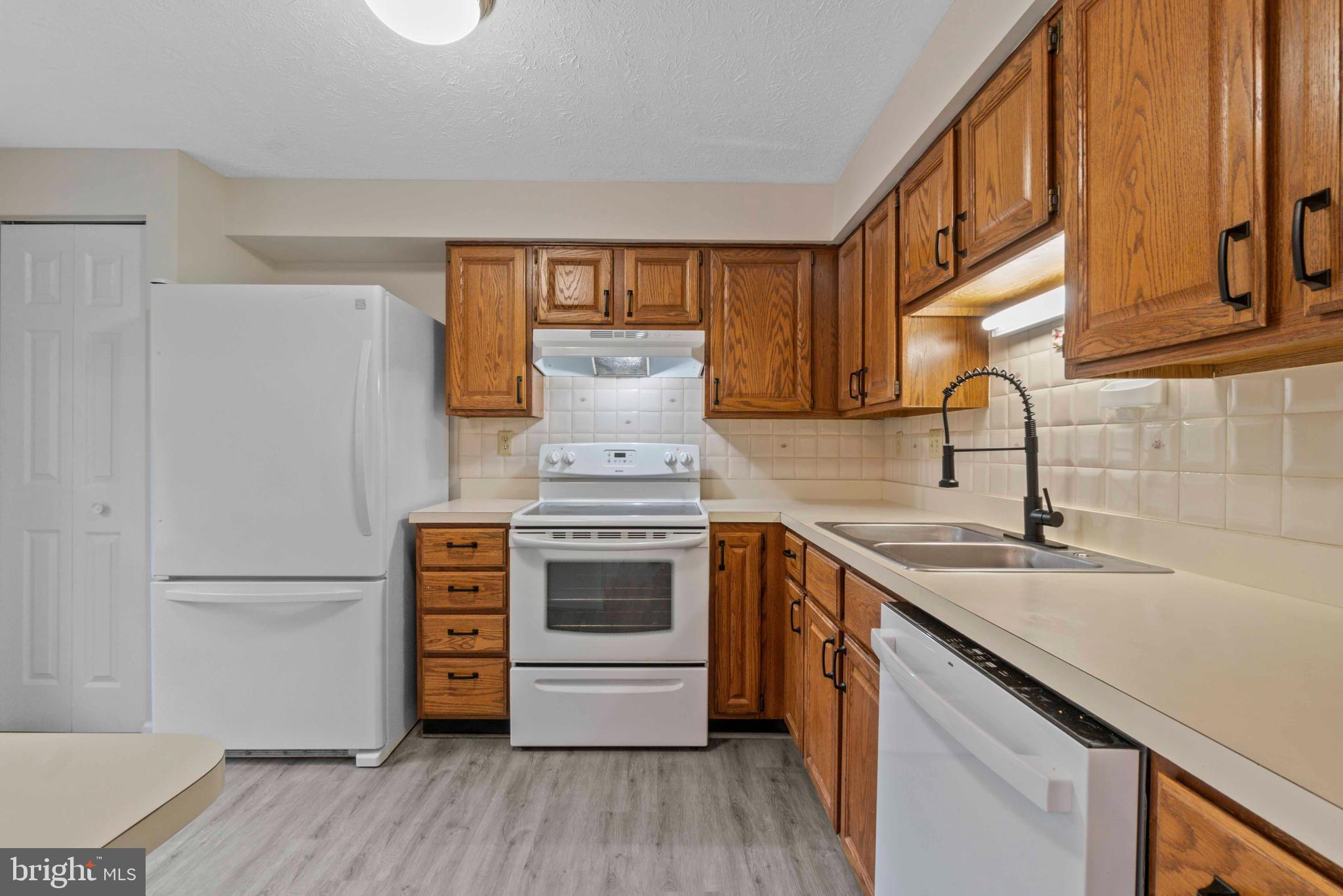 11327 BROKEN BOW COURT