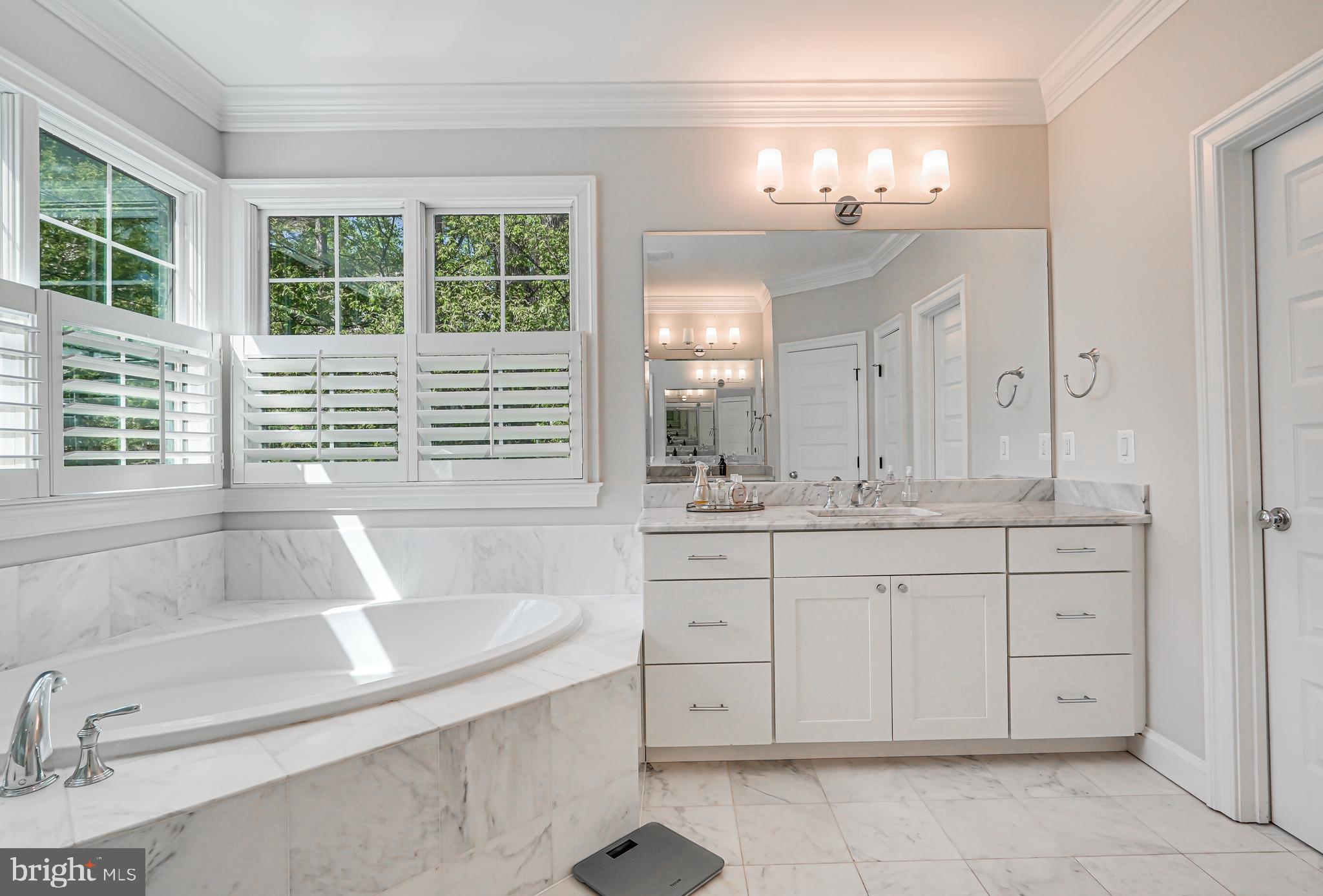 CHURCHILL - Residential