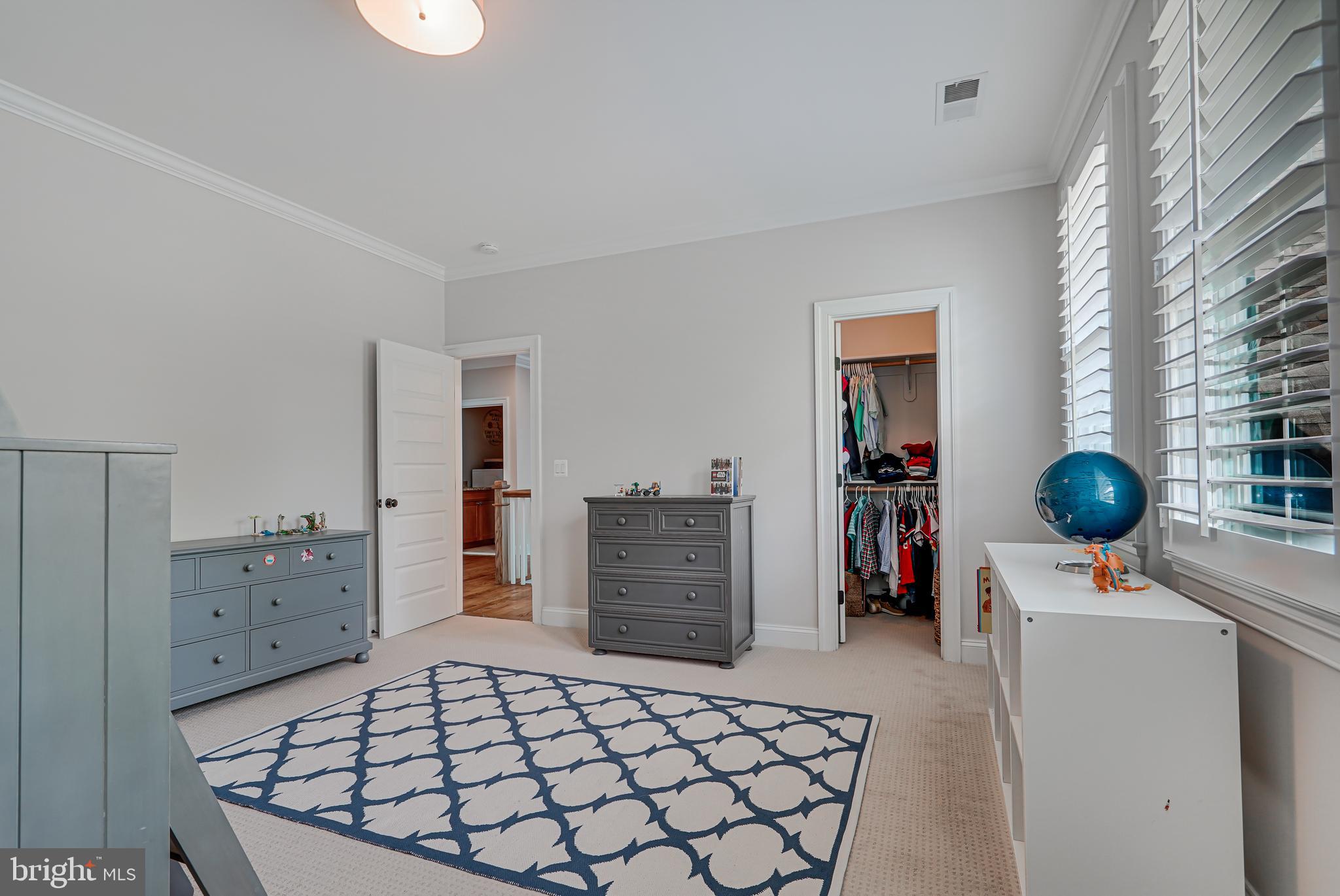 CHURCHILL - Residential