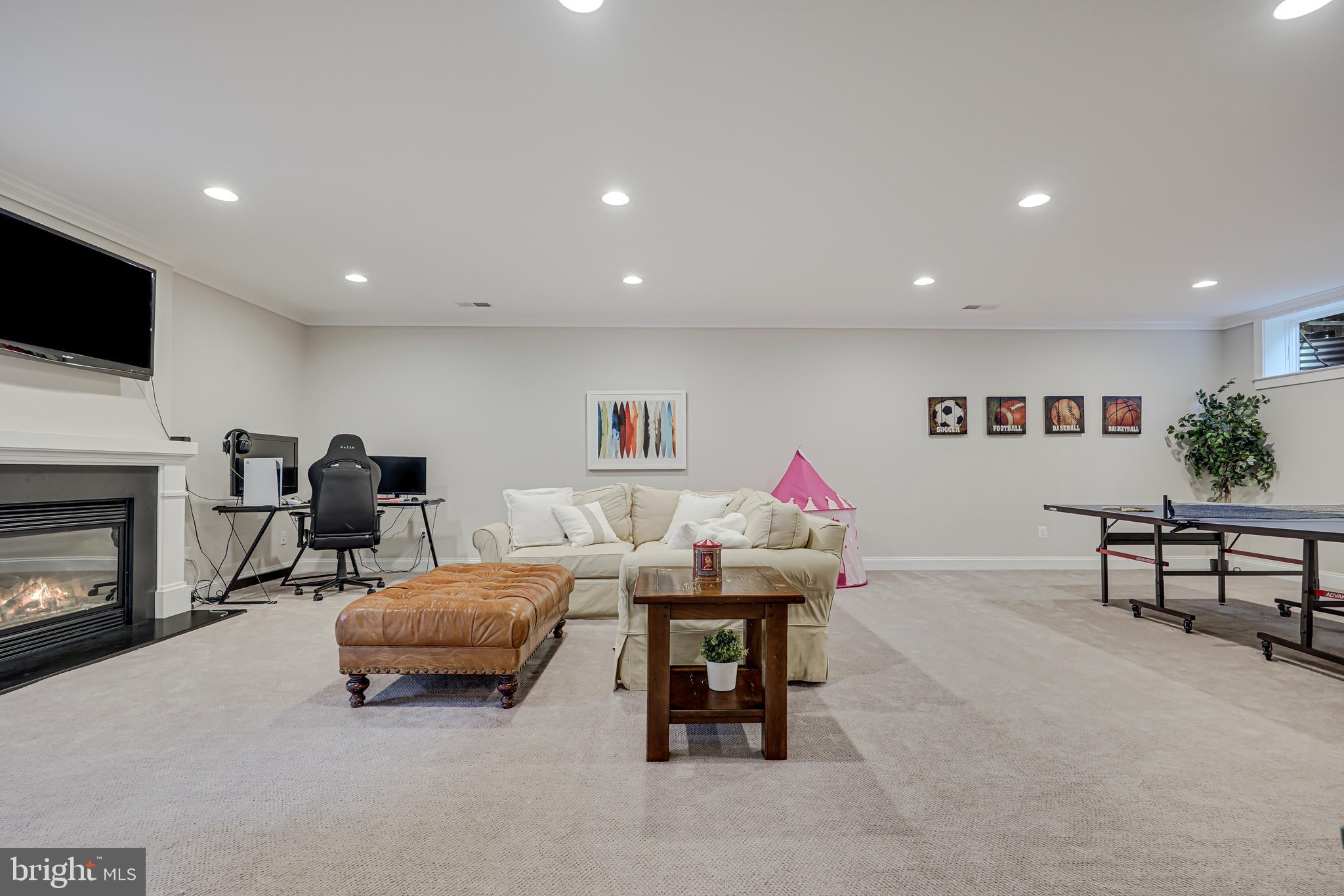 CHURCHILL - Residential