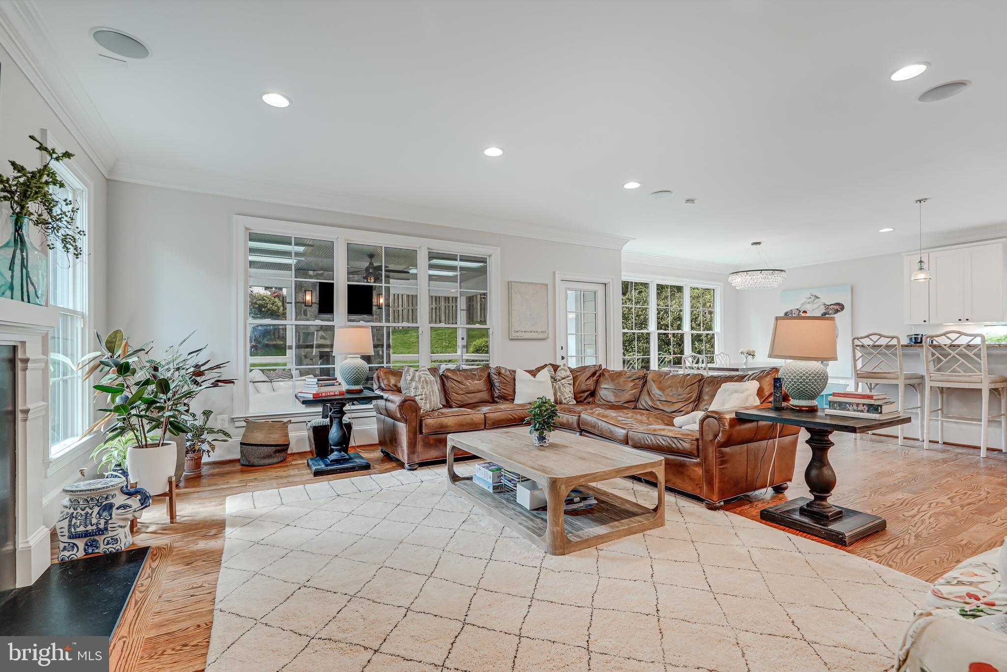 CHURCHILL - Residential