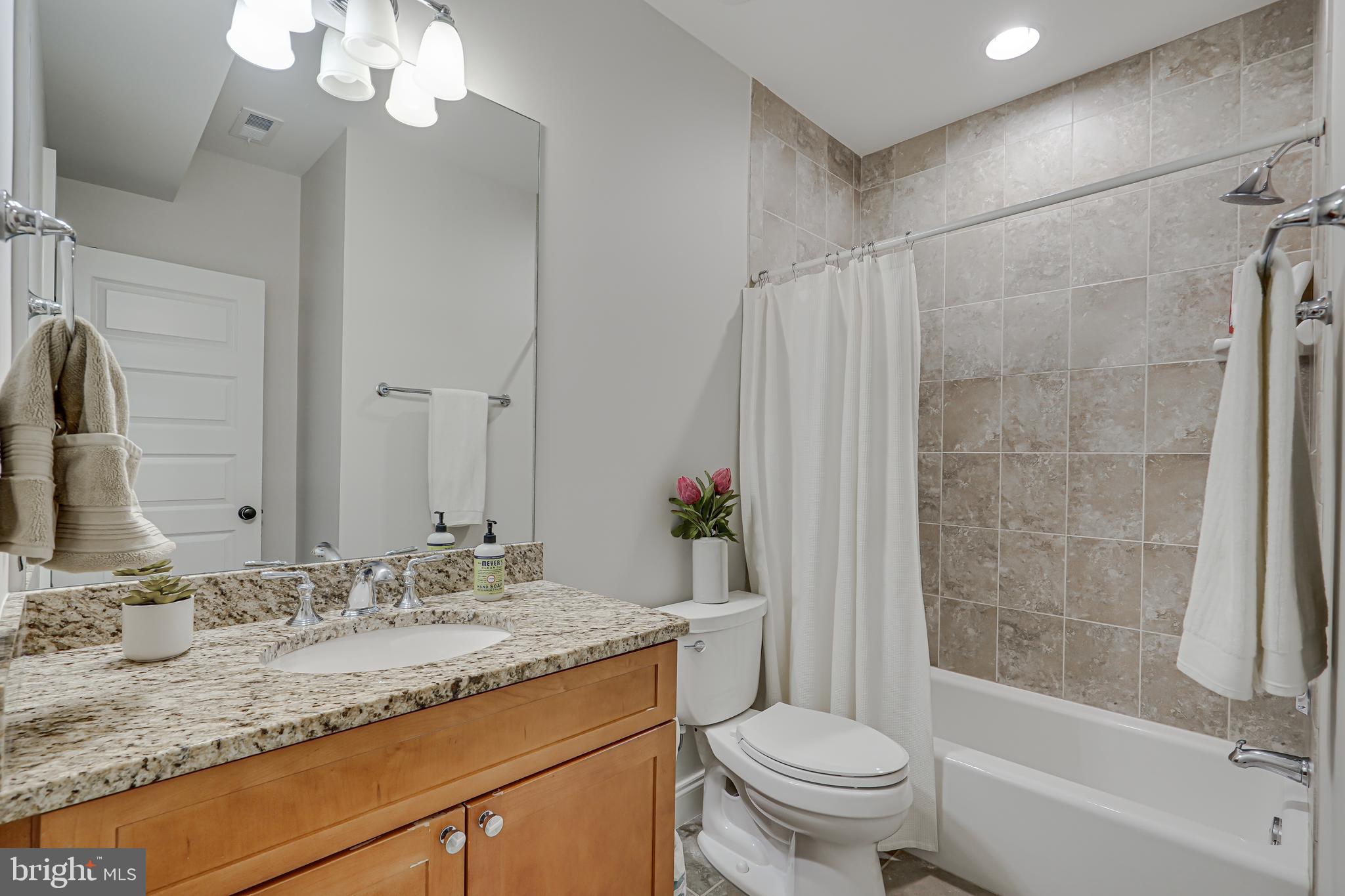 CHURCHILL - Residential