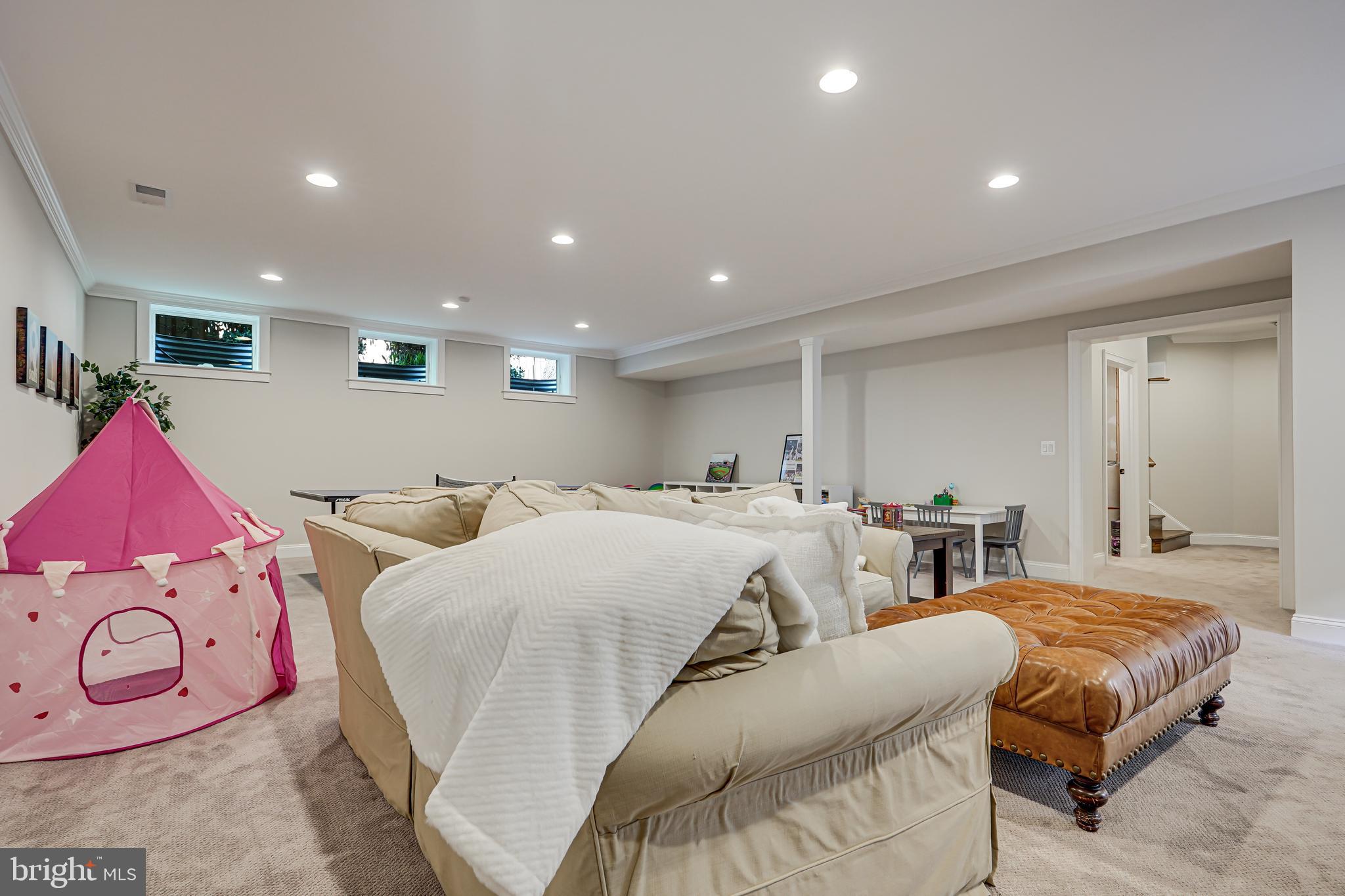 CHURCHILL - Residential