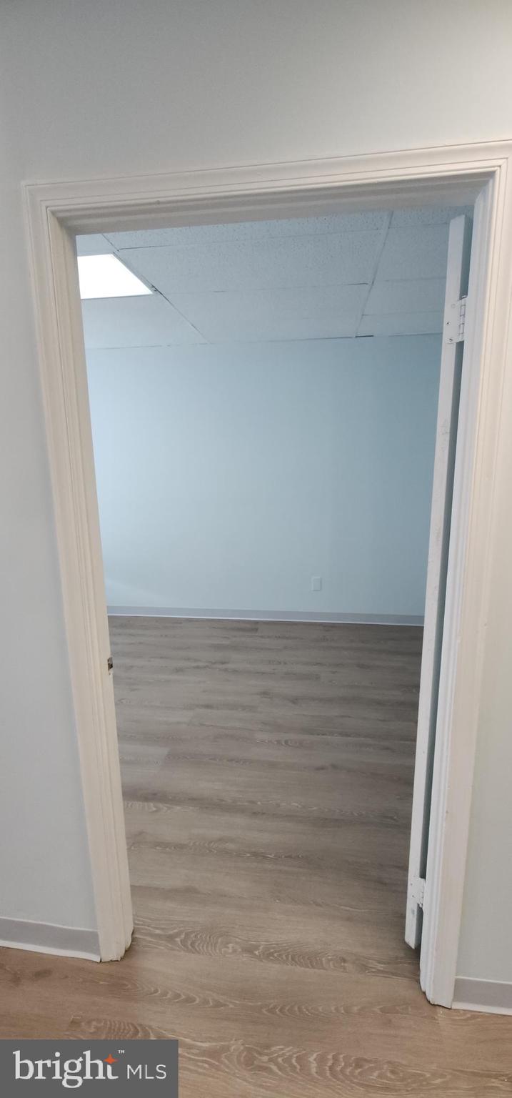 LEESBG PRO CTR - Commercial Lease