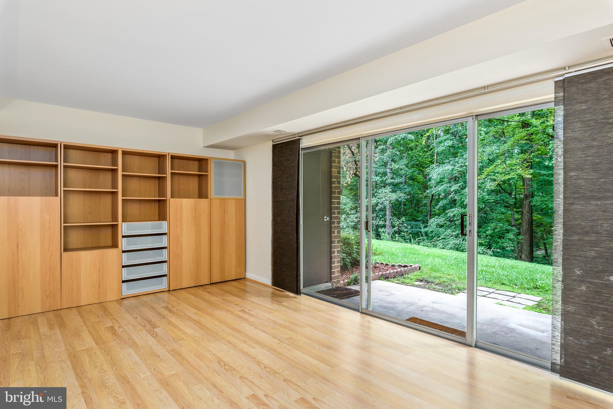 VANTAGE HILL - Residential