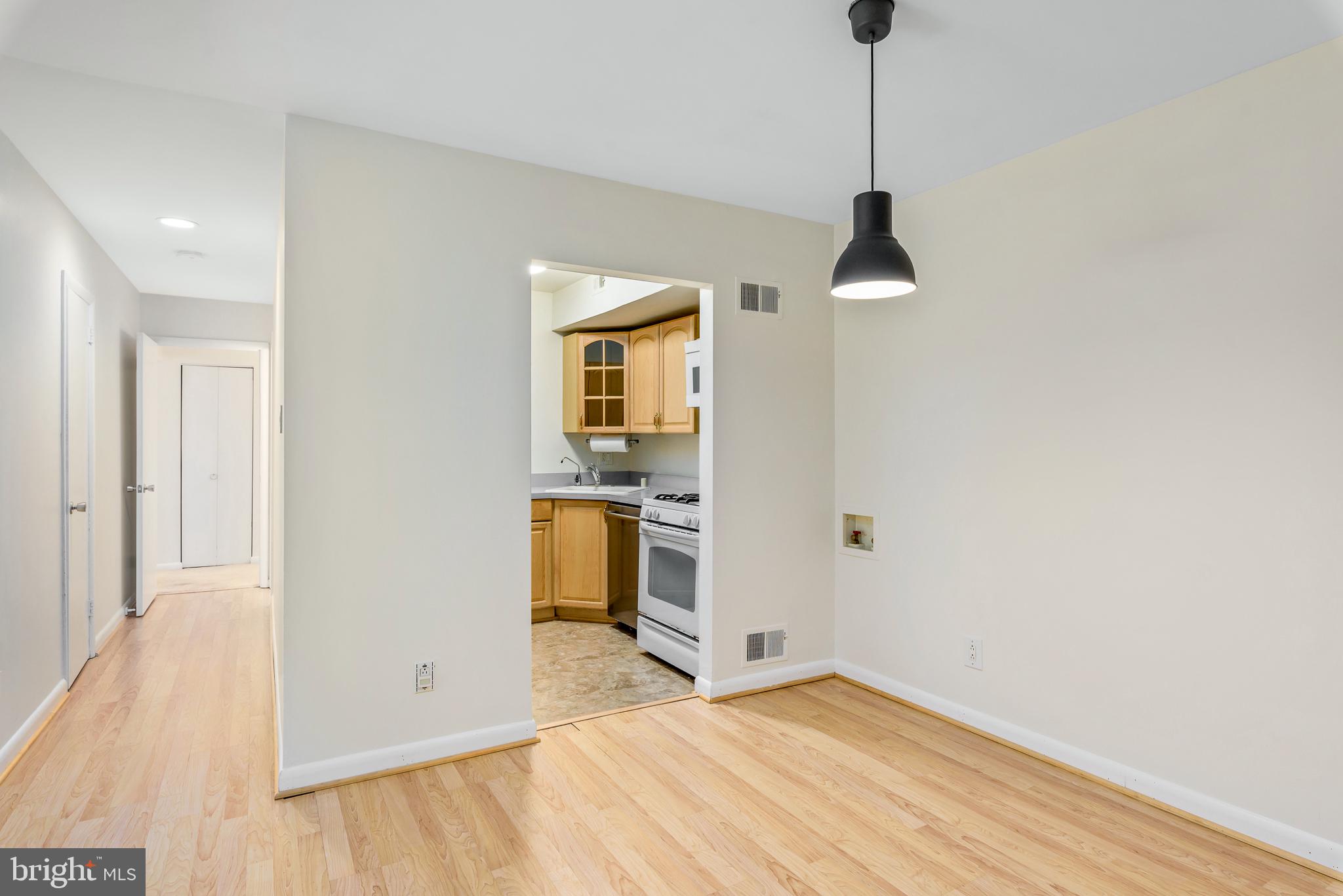 VANTAGE HILL - Residential