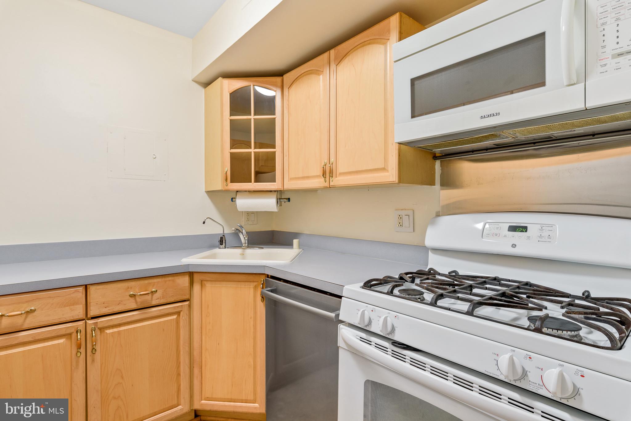 VANTAGE HILL - Residential