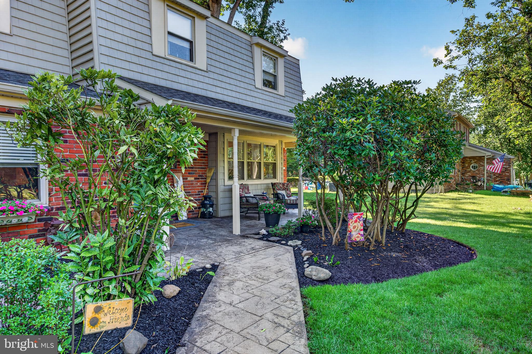 367 HOLLY ROAD