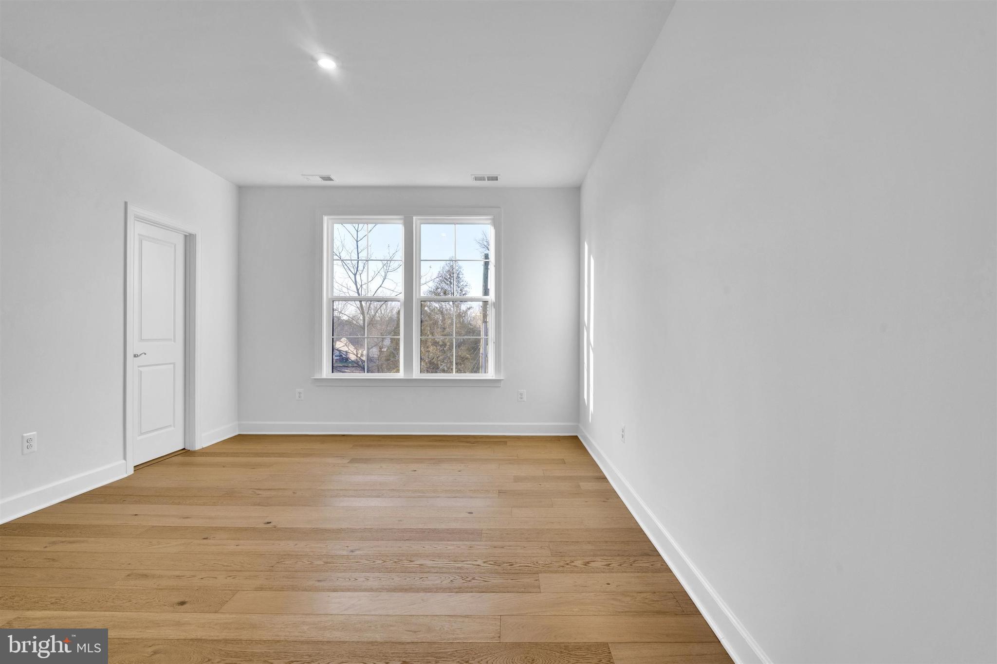 PIMMIT HILLS - Residential