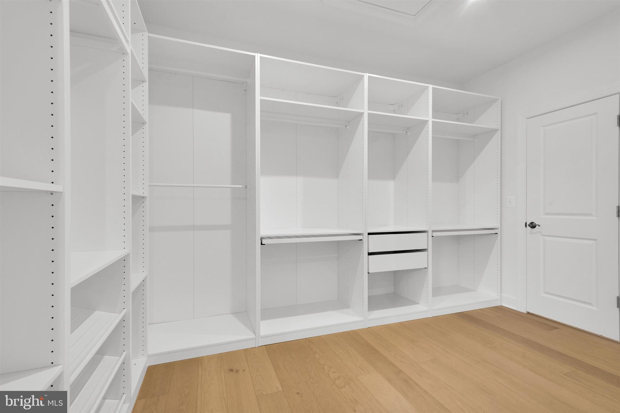 PIMMIT HILLS - Residential