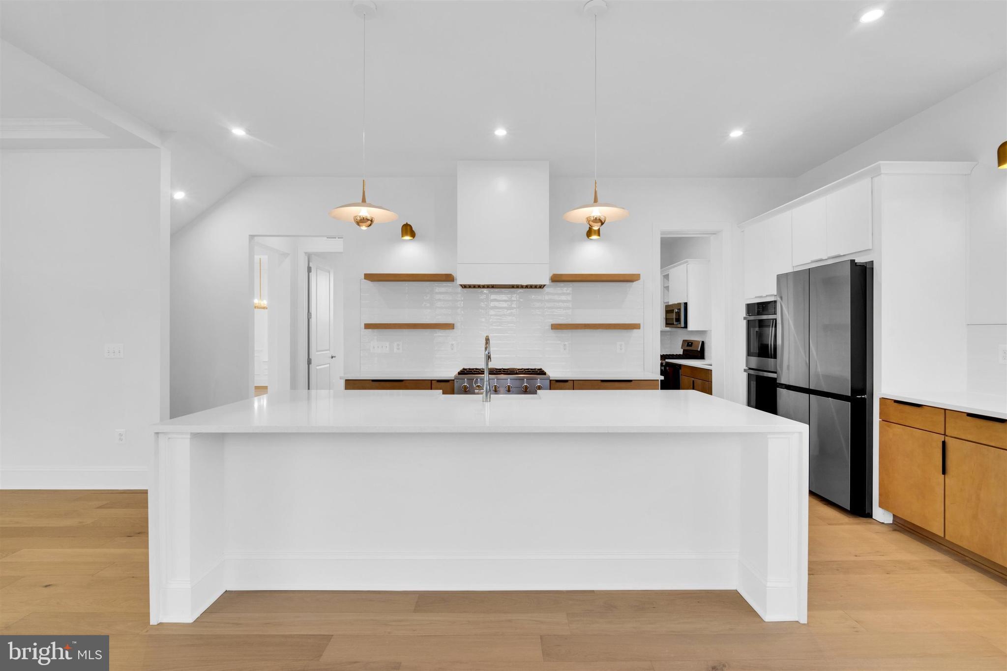 PIMMIT HILLS - Residential