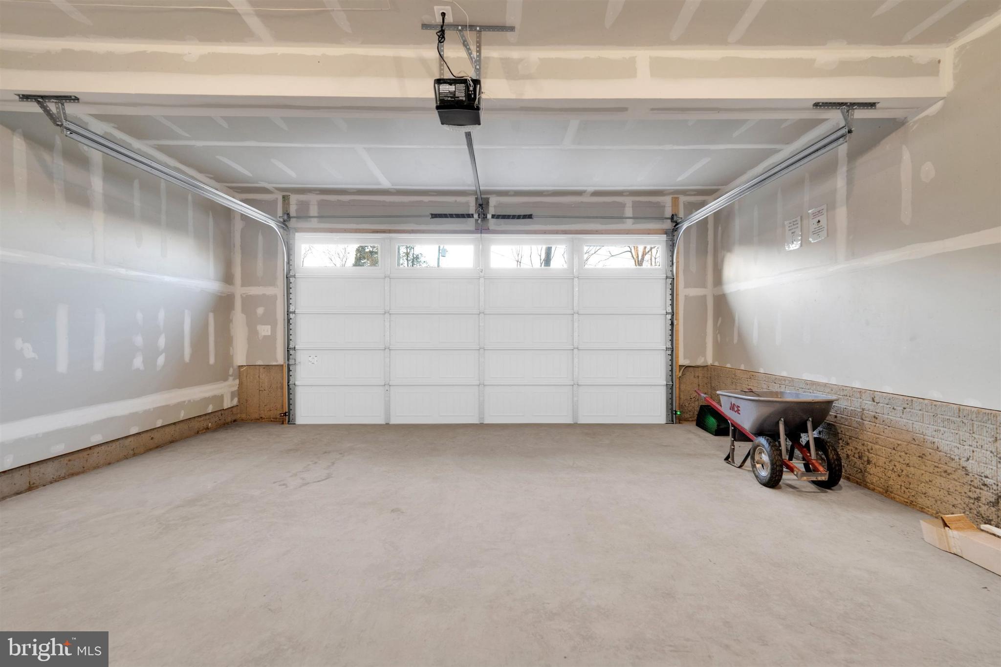 PIMMIT HILLS - Residential