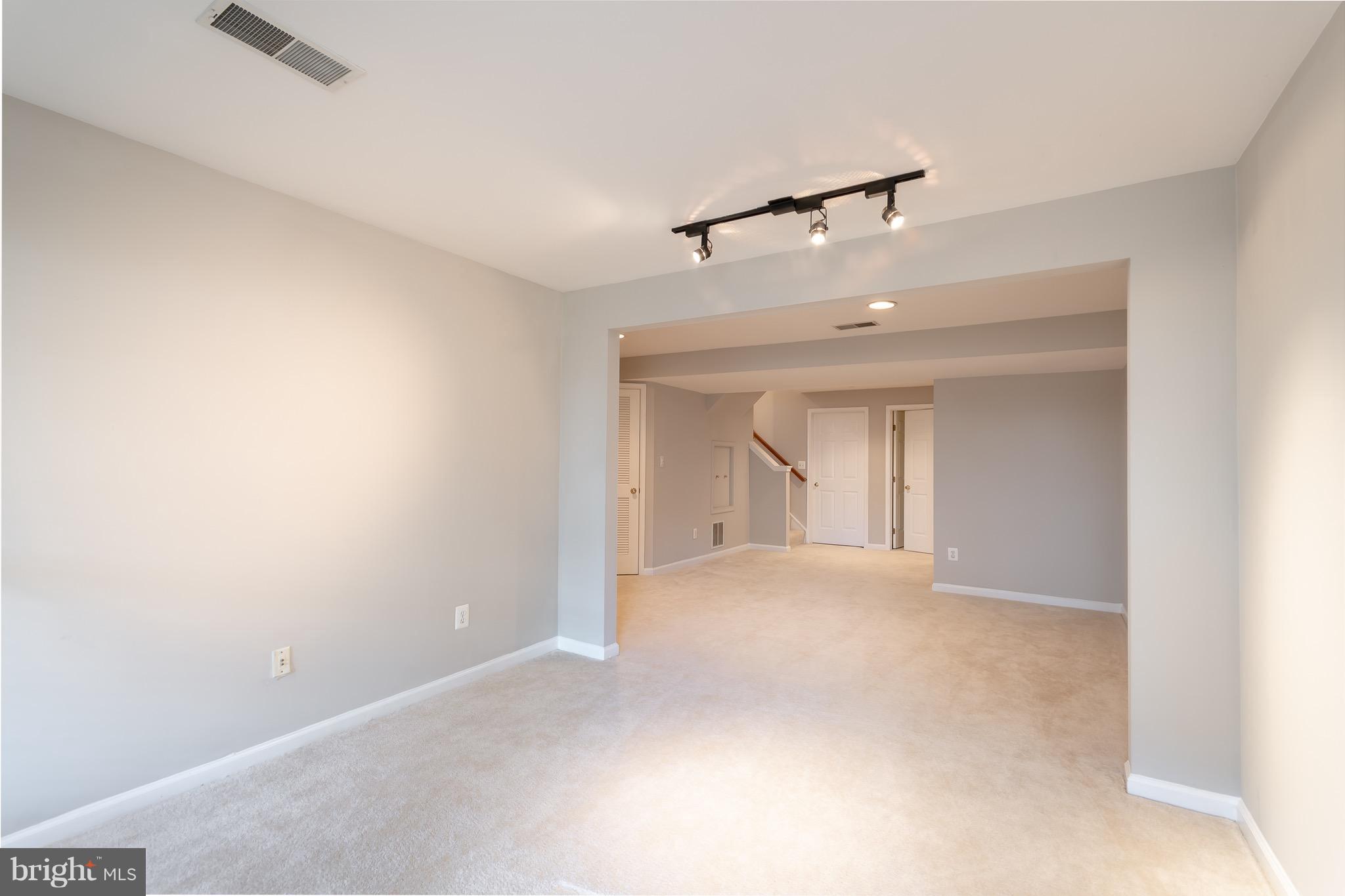 CENTRE RIDGE - Residential