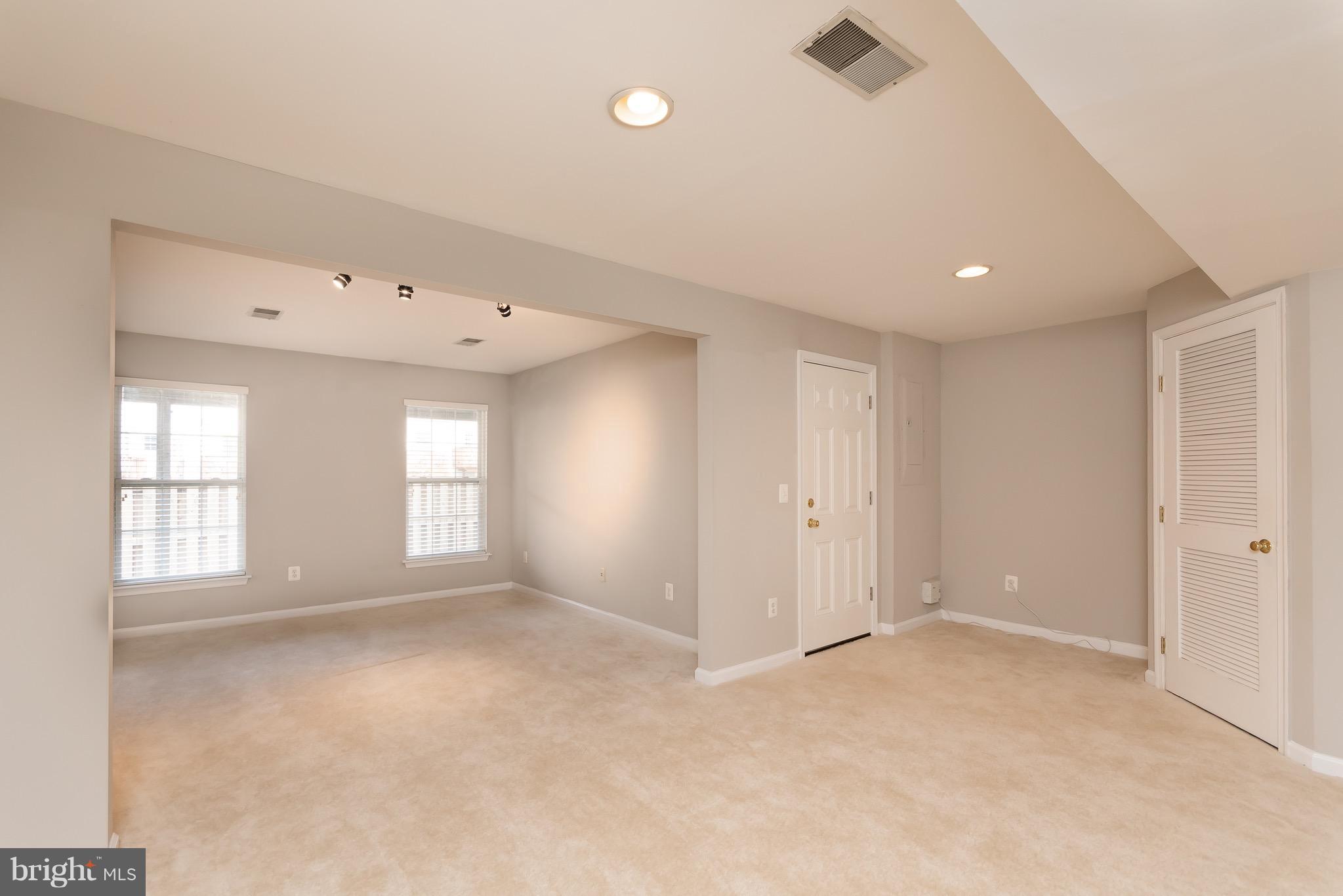 CENTRE RIDGE - Residential