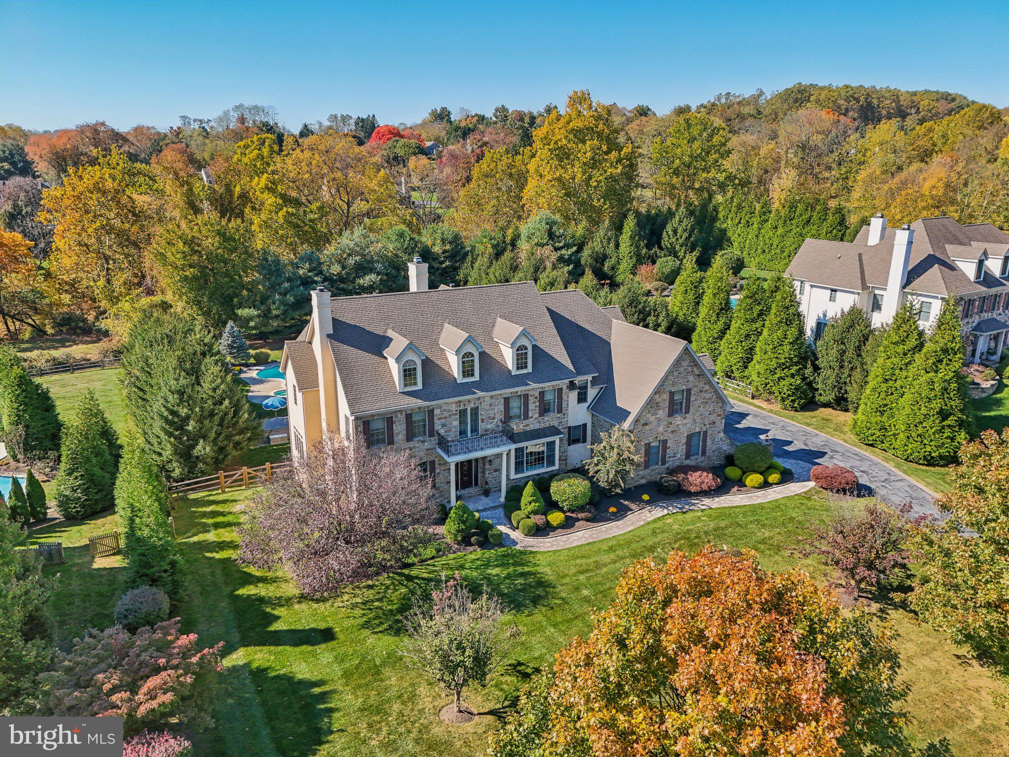 16 COLONIAL DRIVE