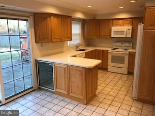 STRATHMORE AT BEL PRE - Residential Lease