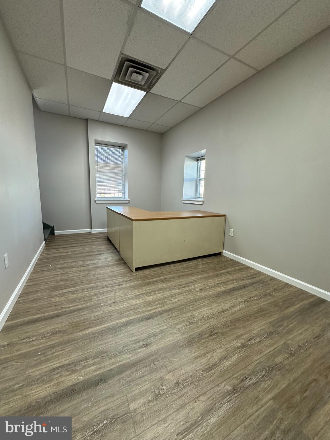 PHILADELPHIA - Commercial Lease