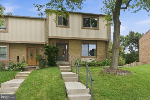 Photo of 8918 Centerway Road, GAITHERSBURG, MD 20879 (MLS # MDMC2254606)