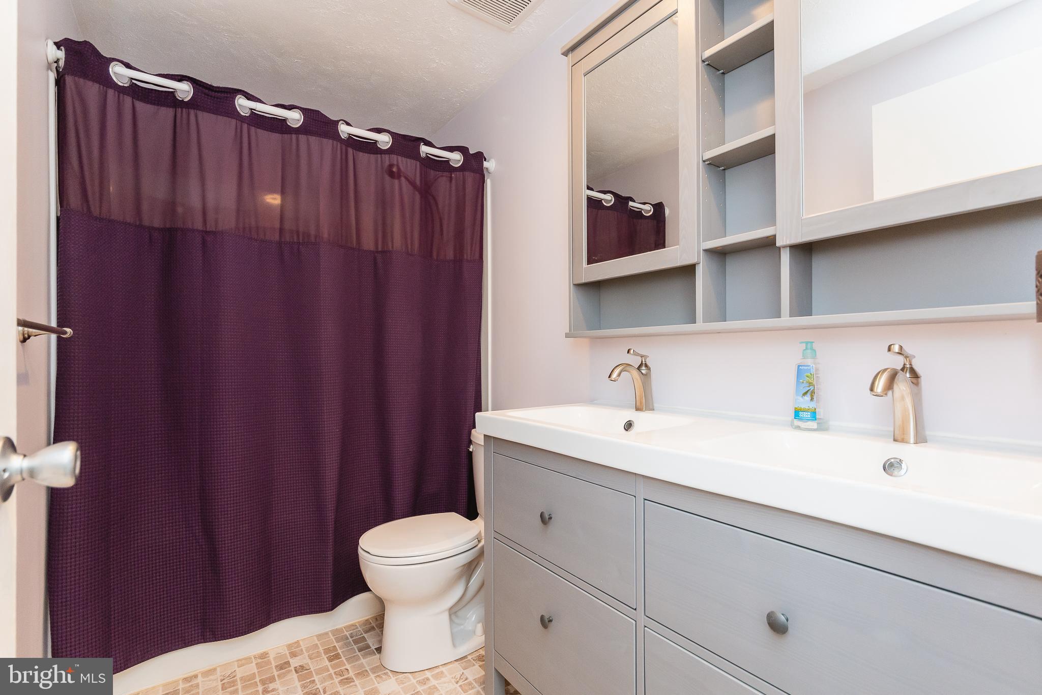 KINGS COURT - Residential