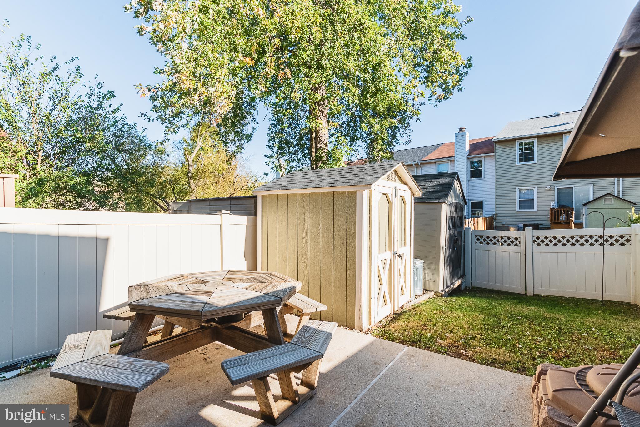 KINGS COURT - Residential