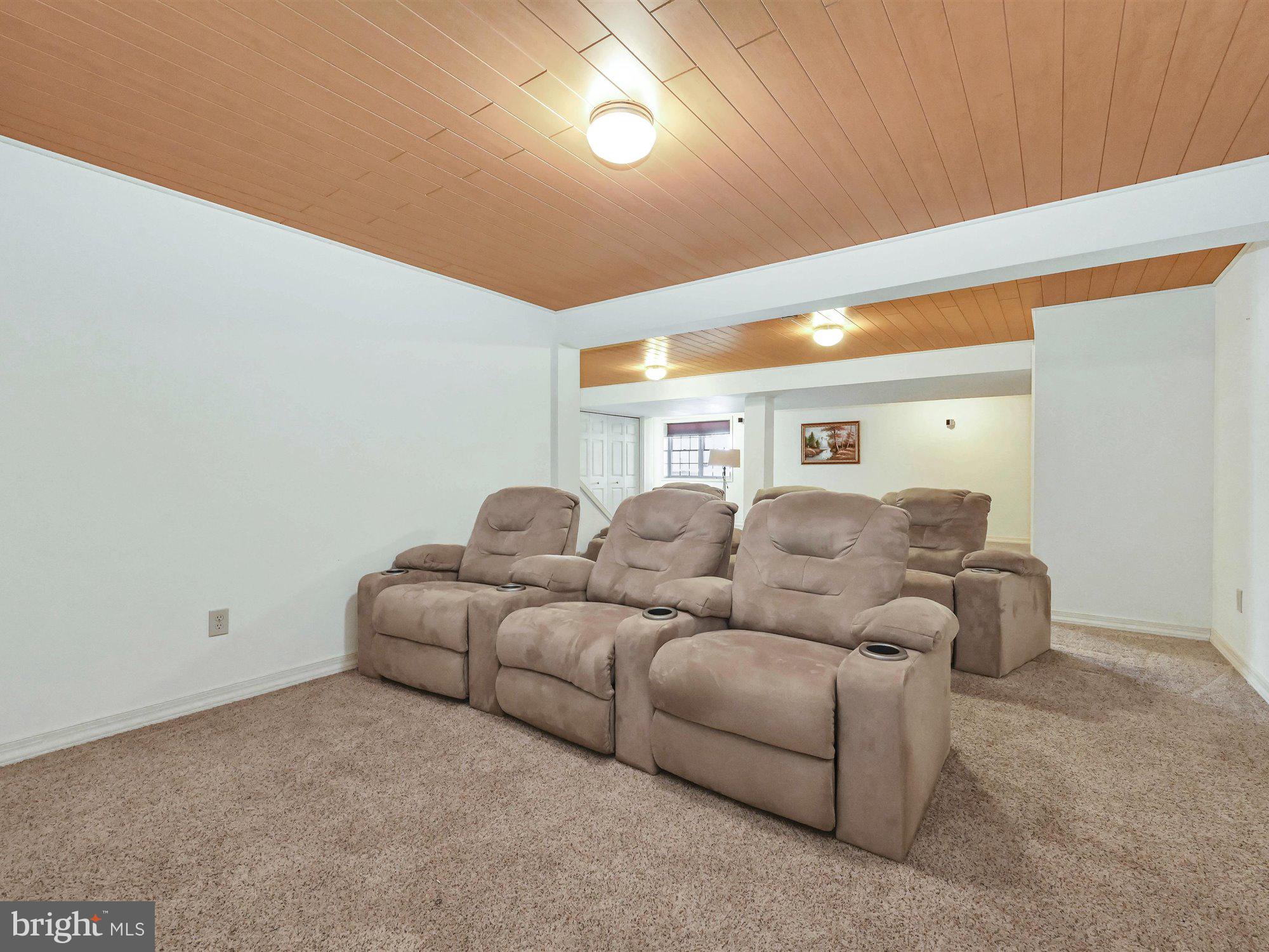 RED ROSE COMMONS - Residential