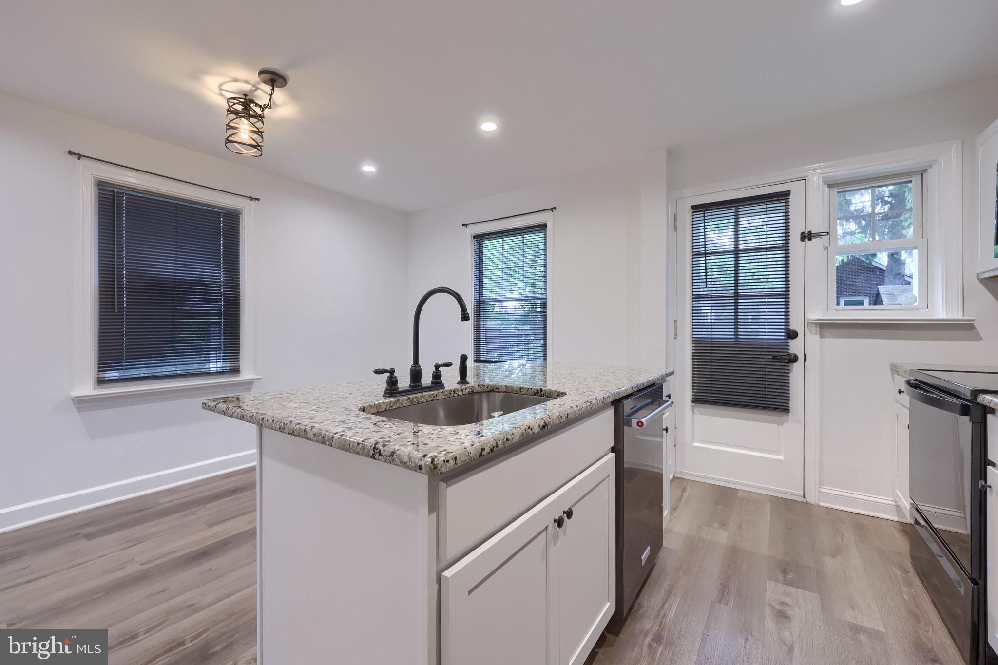 HAMILTON PARK - Residential