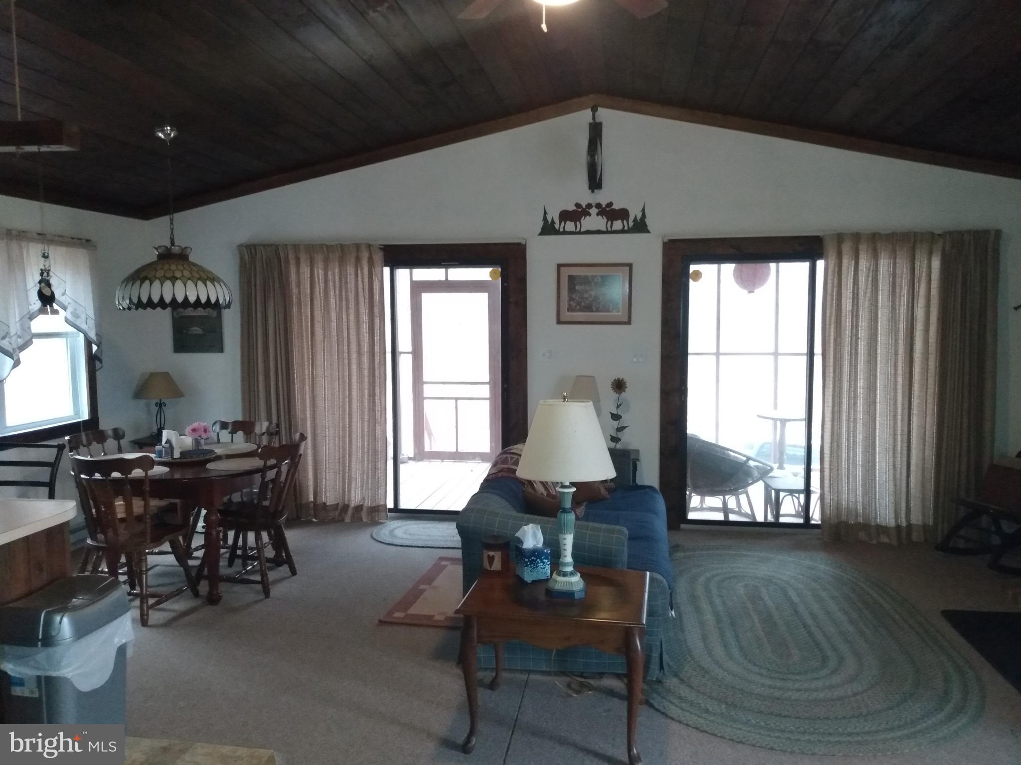 ROUSE MOUNTAIN - Residential