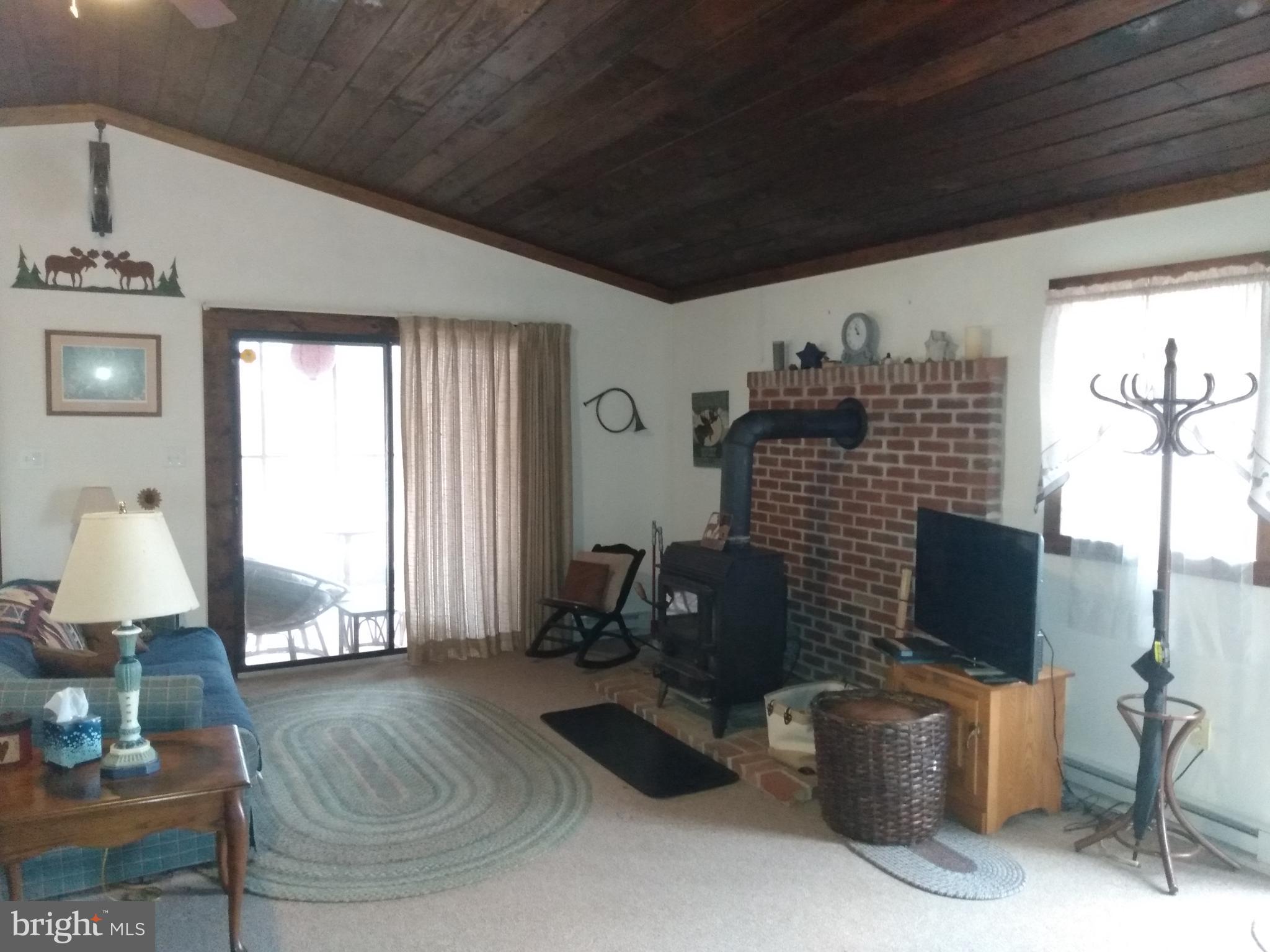 ROUSE MOUNTAIN - Residential