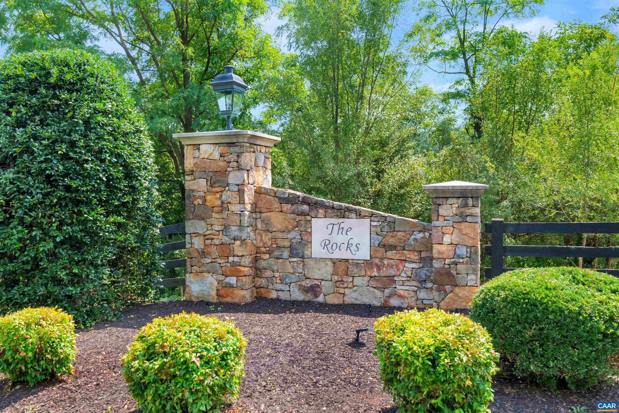 THE ROCKS - Residential