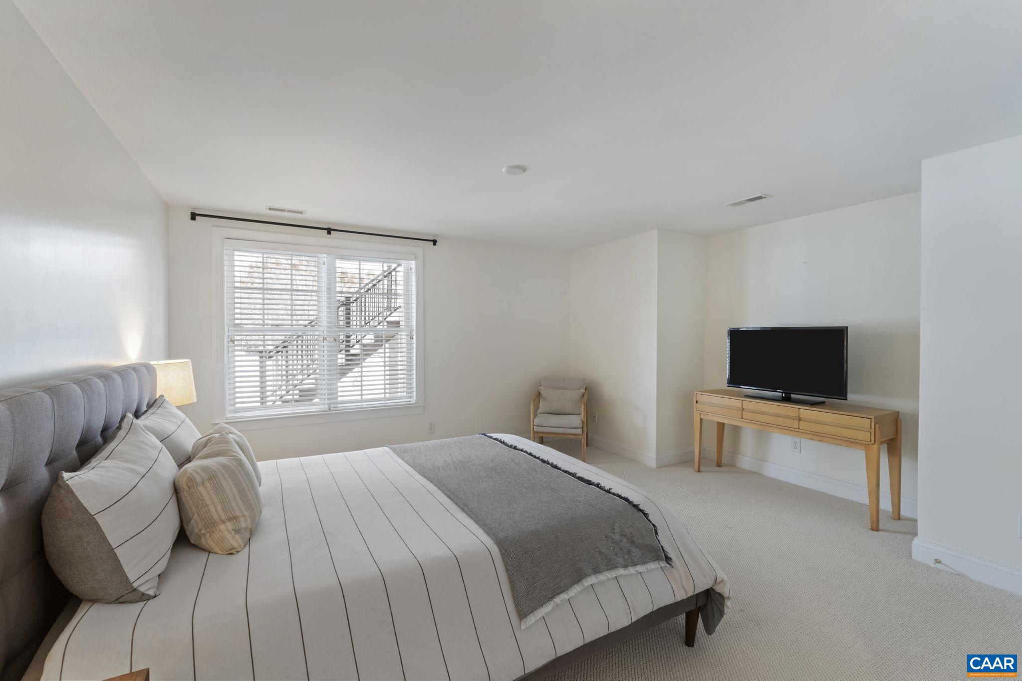 THE ROCKS - Residential