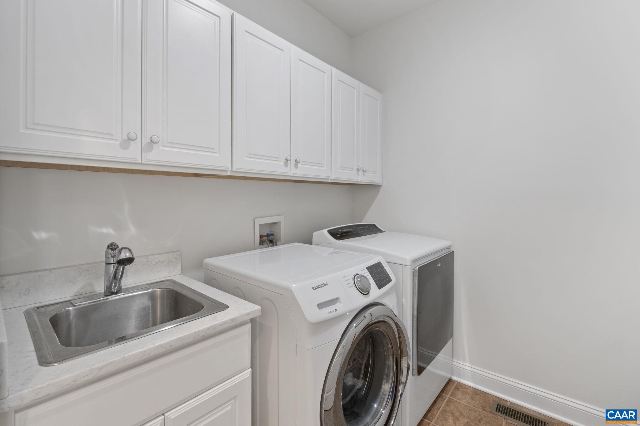 THE ROCKS - Residential