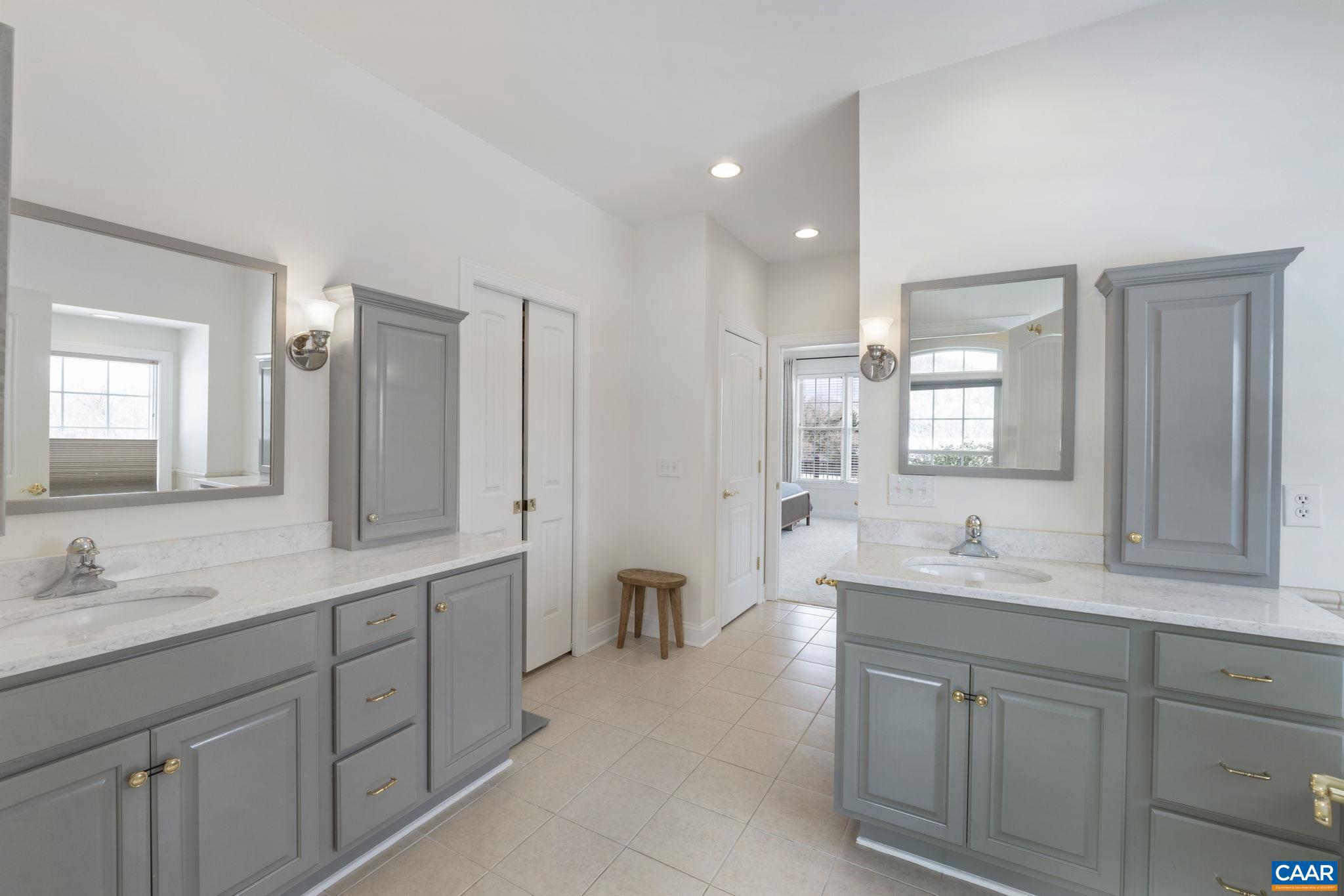 THE ROCKS - Residential