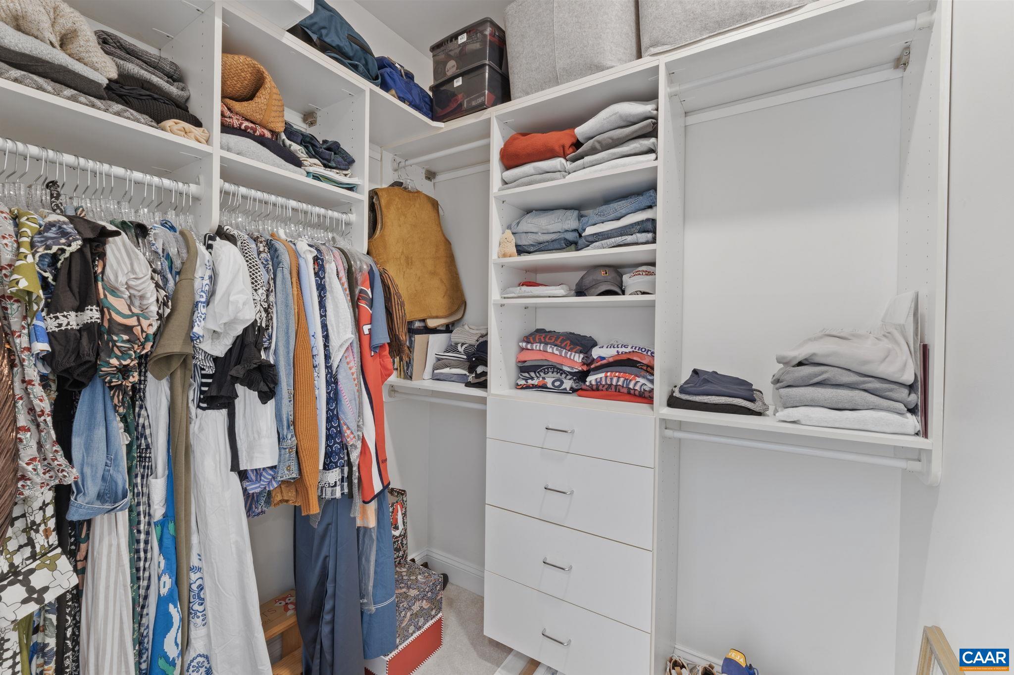 THE ROCKS - Residential