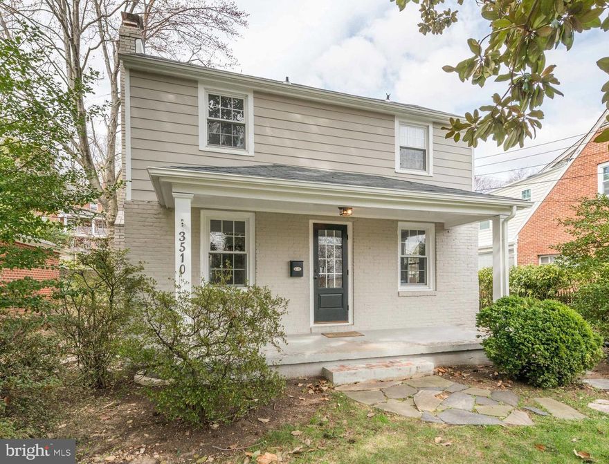 Wonderful Renovated Detached home in Beverly Hills. Close proximity to Del Ray, Airport and DC. 4 bed, 3 full bath. 3 fin. lvls.  Gourmet Kit. w/ SS appl/granite cntrs, Stone patio. Wood bn fp. Wood floors. Lg. Master w/ walk in clst. Lux Bath. Side entrance to bsmnt-possible separate rental. House on Russell Rd, back is on Ex.ecutive Dr. with driveway for 3-4 cars.SEE 3D VIRTUAL TOUR/WALK THROUGH