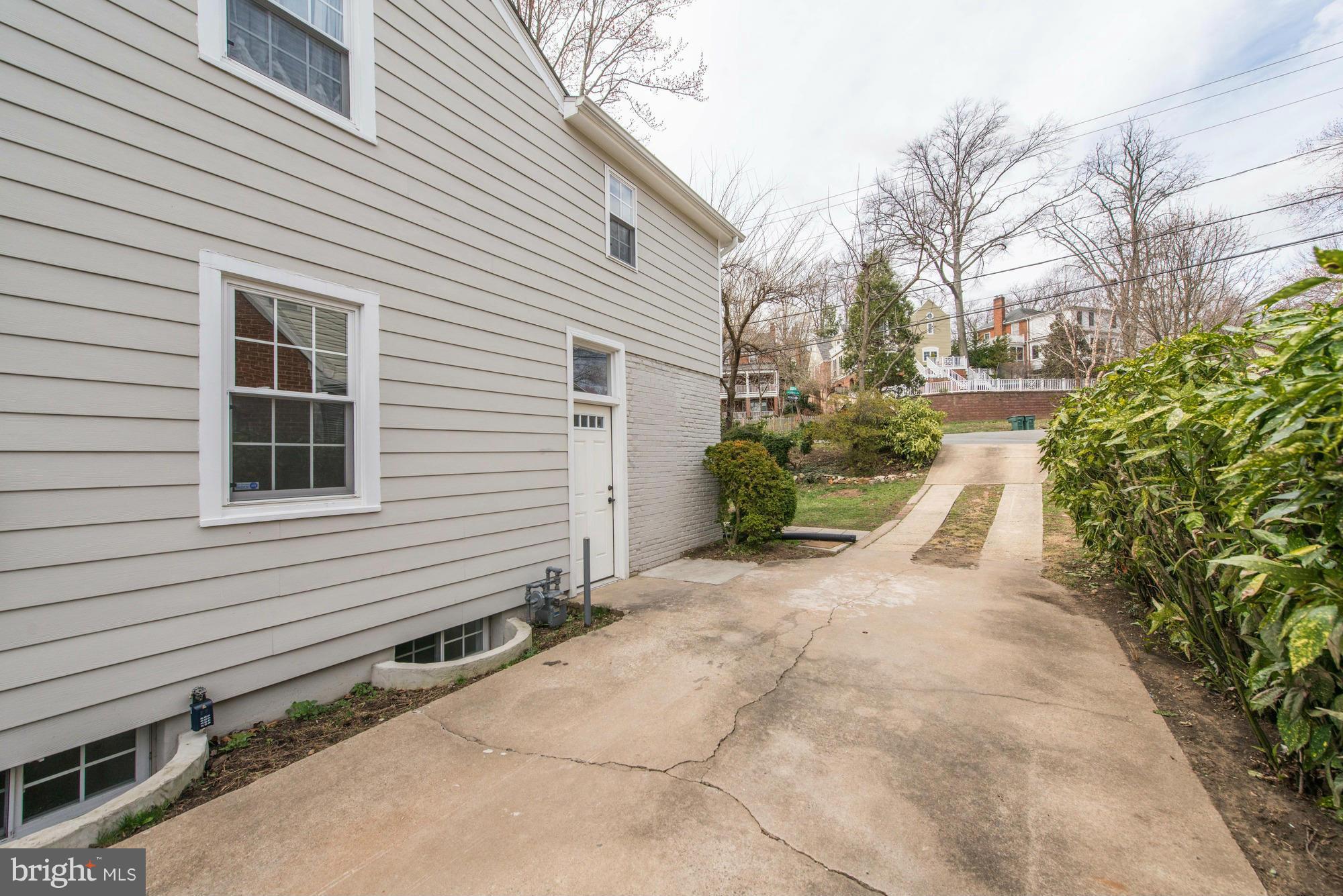 BEVERLY HILLS - Residential