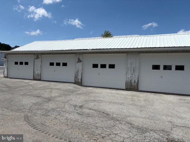 77 STITZEL LANE GARAGE