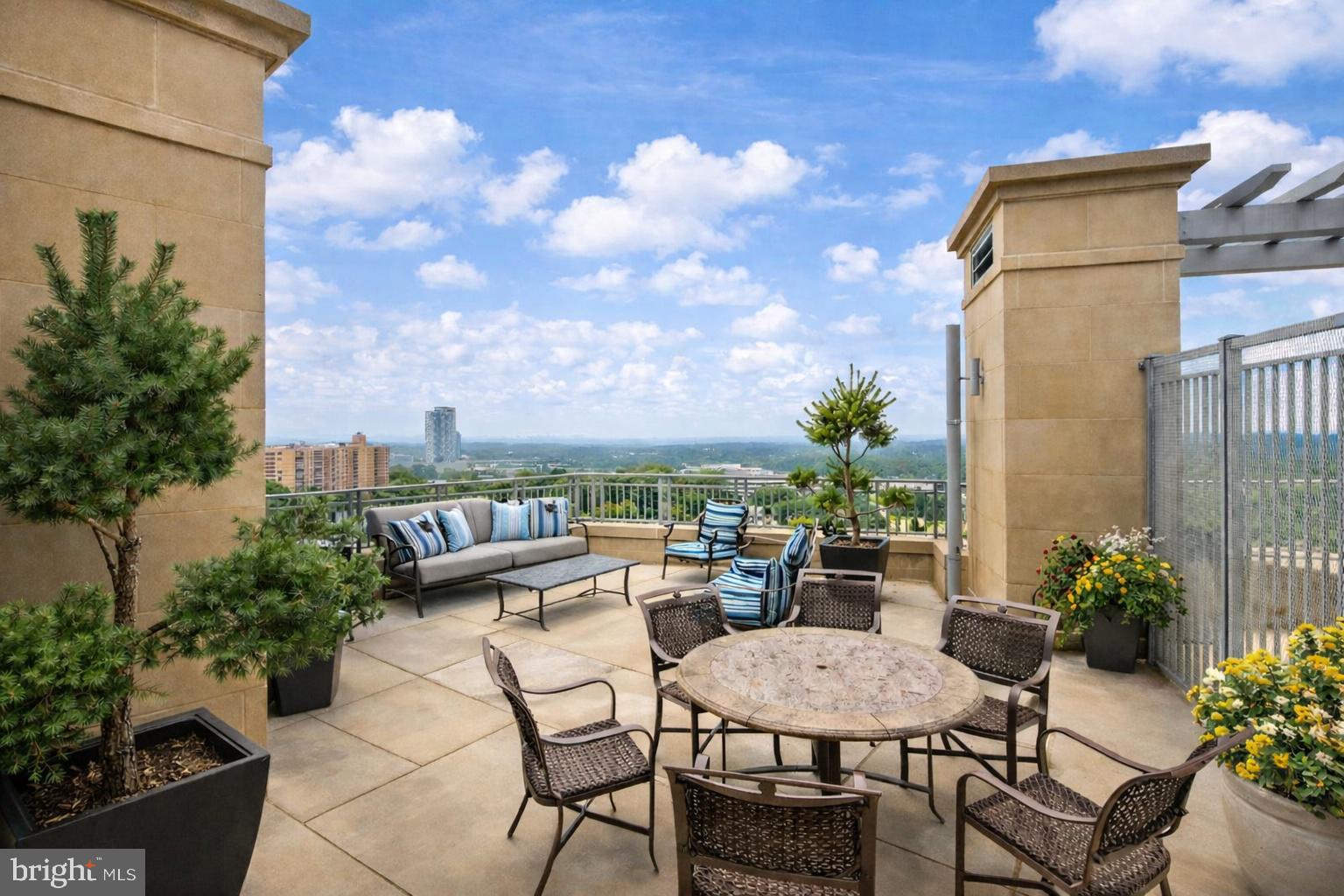 ONE PARK CREST CONDOMINIUM - Residential