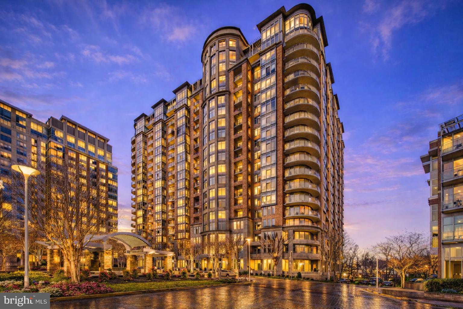 ONE PARK CREST CONDOMINIUM - Residential