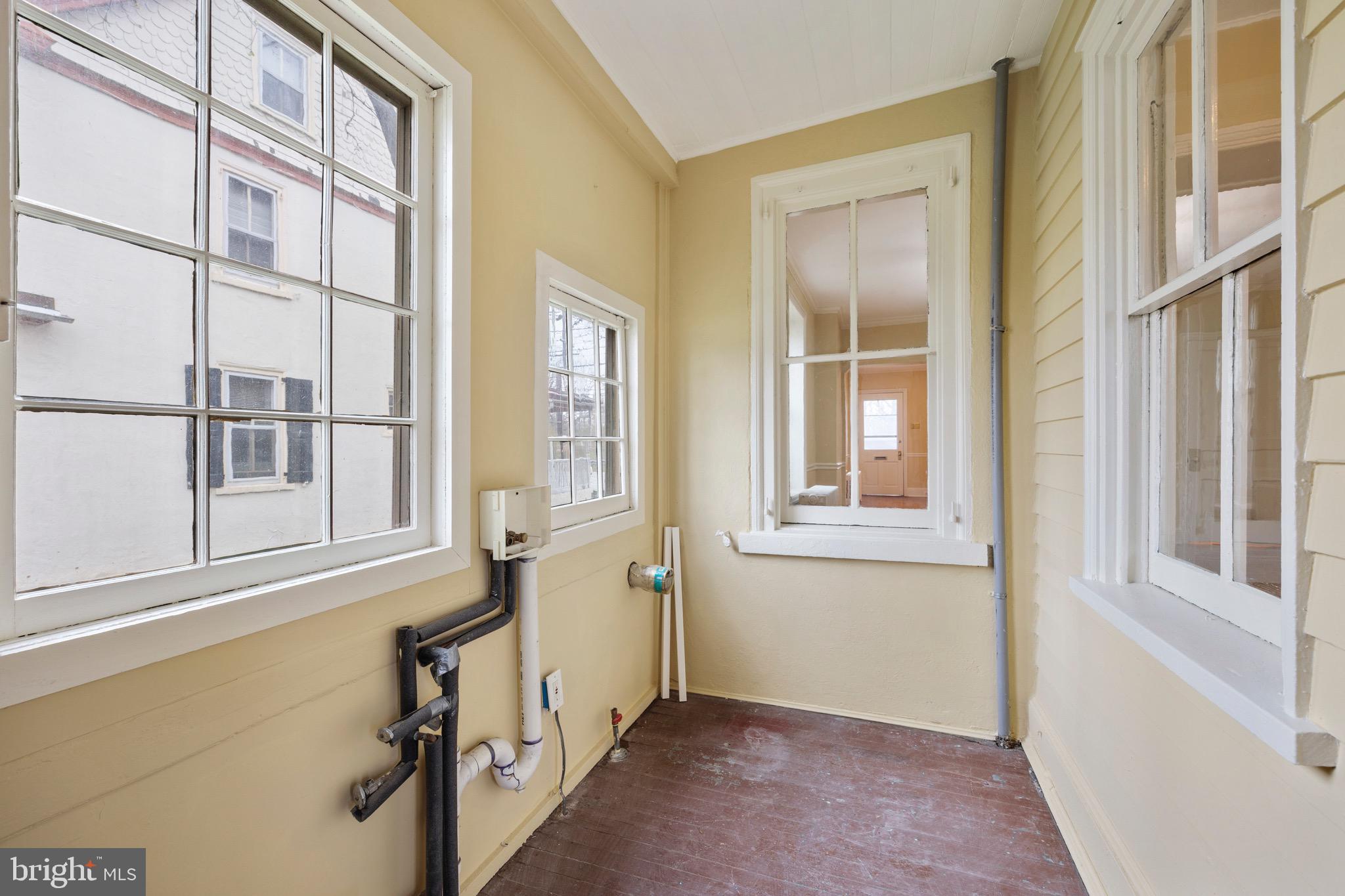 FORT WASHINGTON - Residential Lease