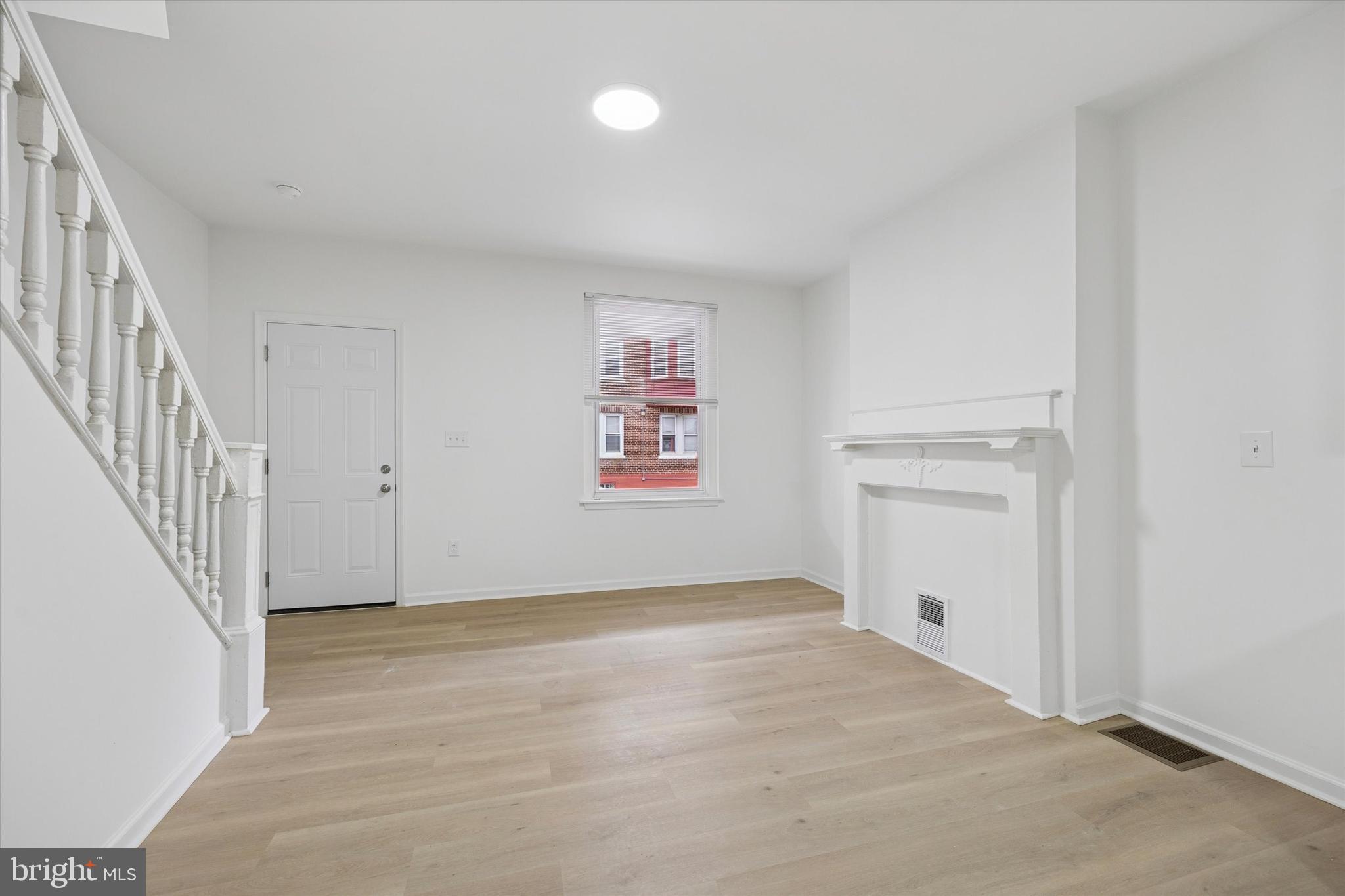 176 W HANSBERRY STREET