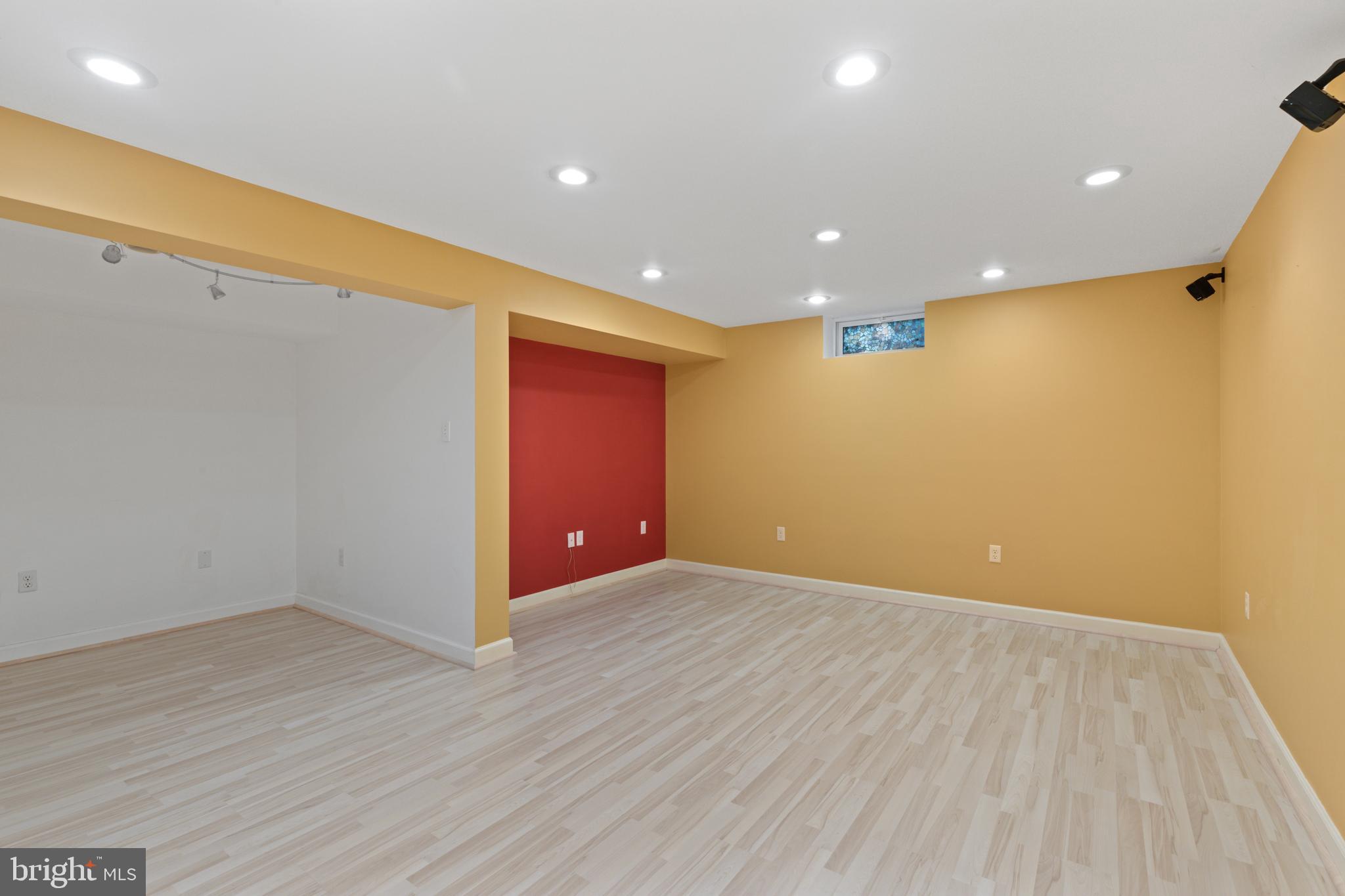 EAGLES LOFT - Residential