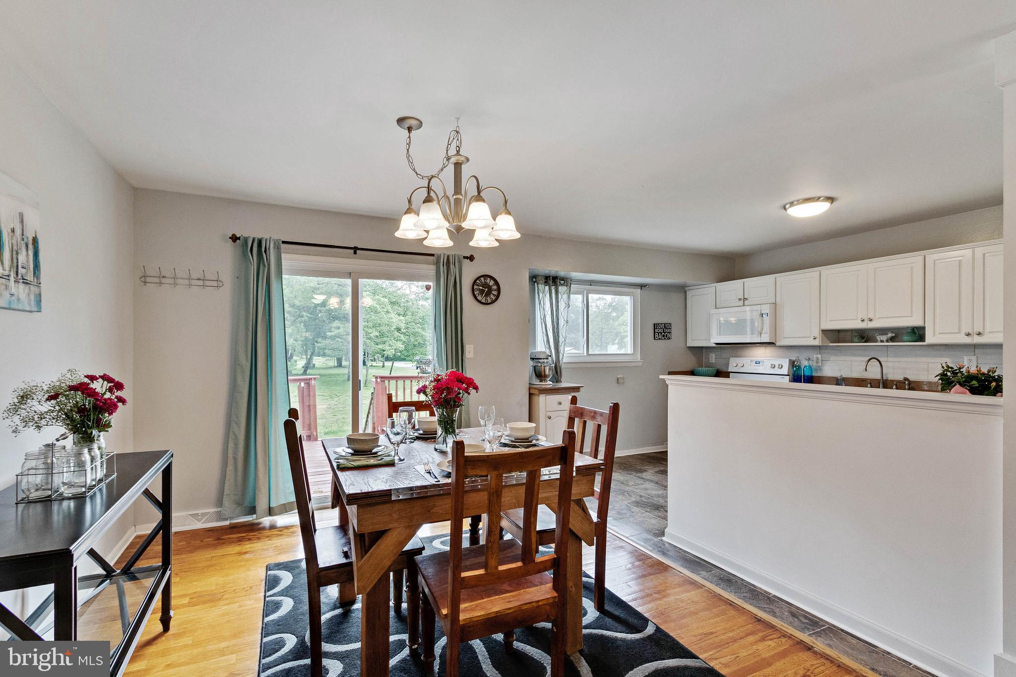 POMFRET ESTATES - Residential