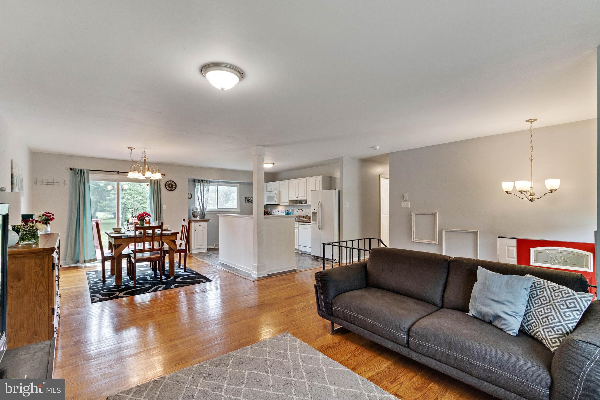 POMFRET ESTATES - Residential