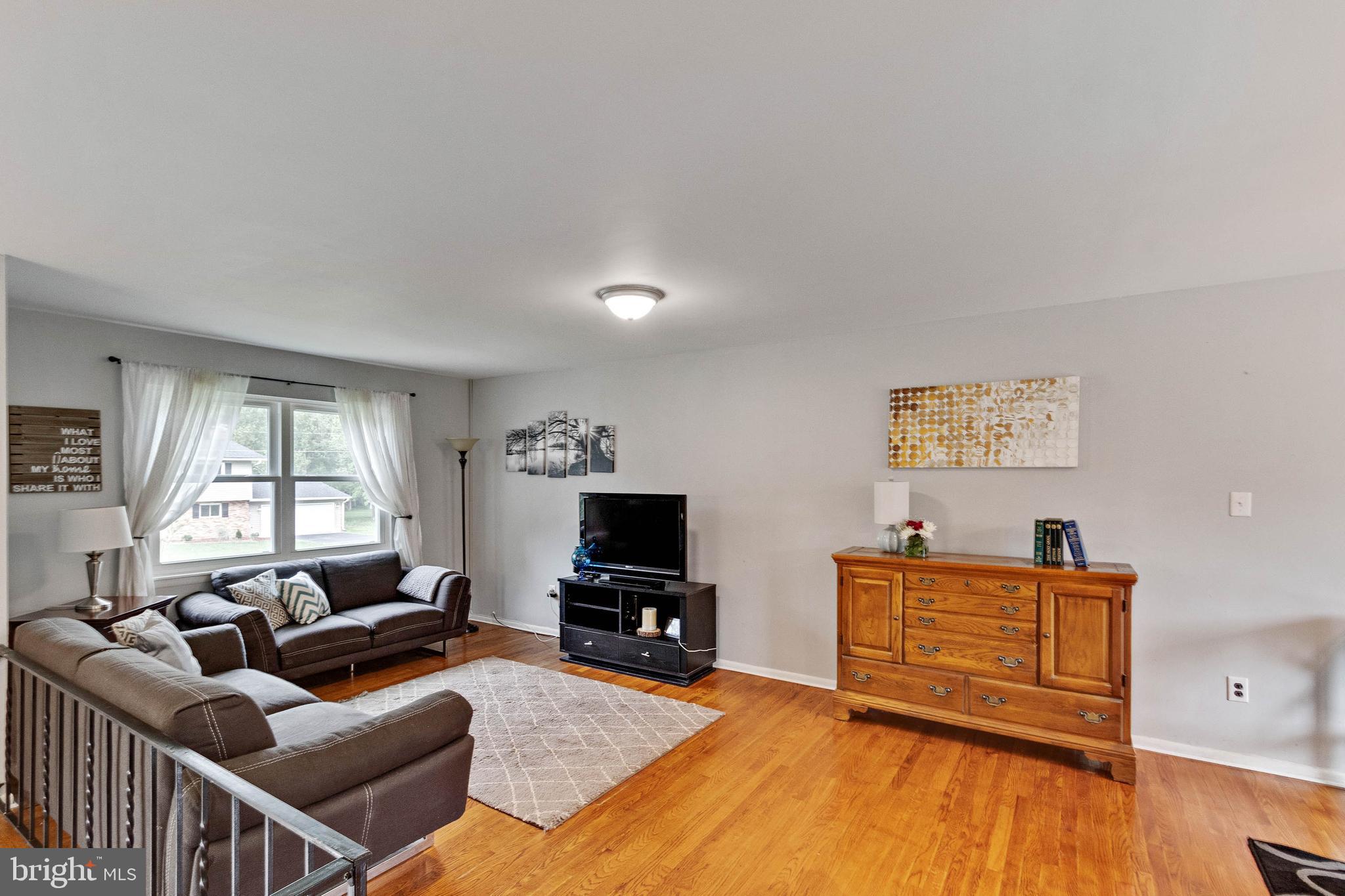 POMFRET ESTATES - Residential