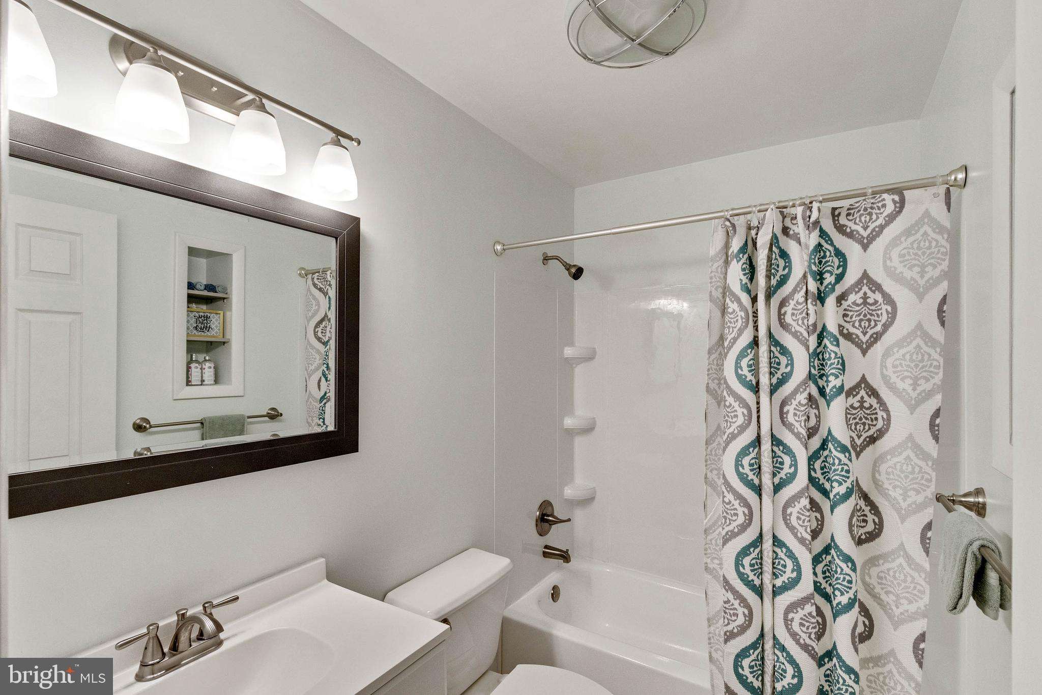 POMFRET ESTATES - Residential